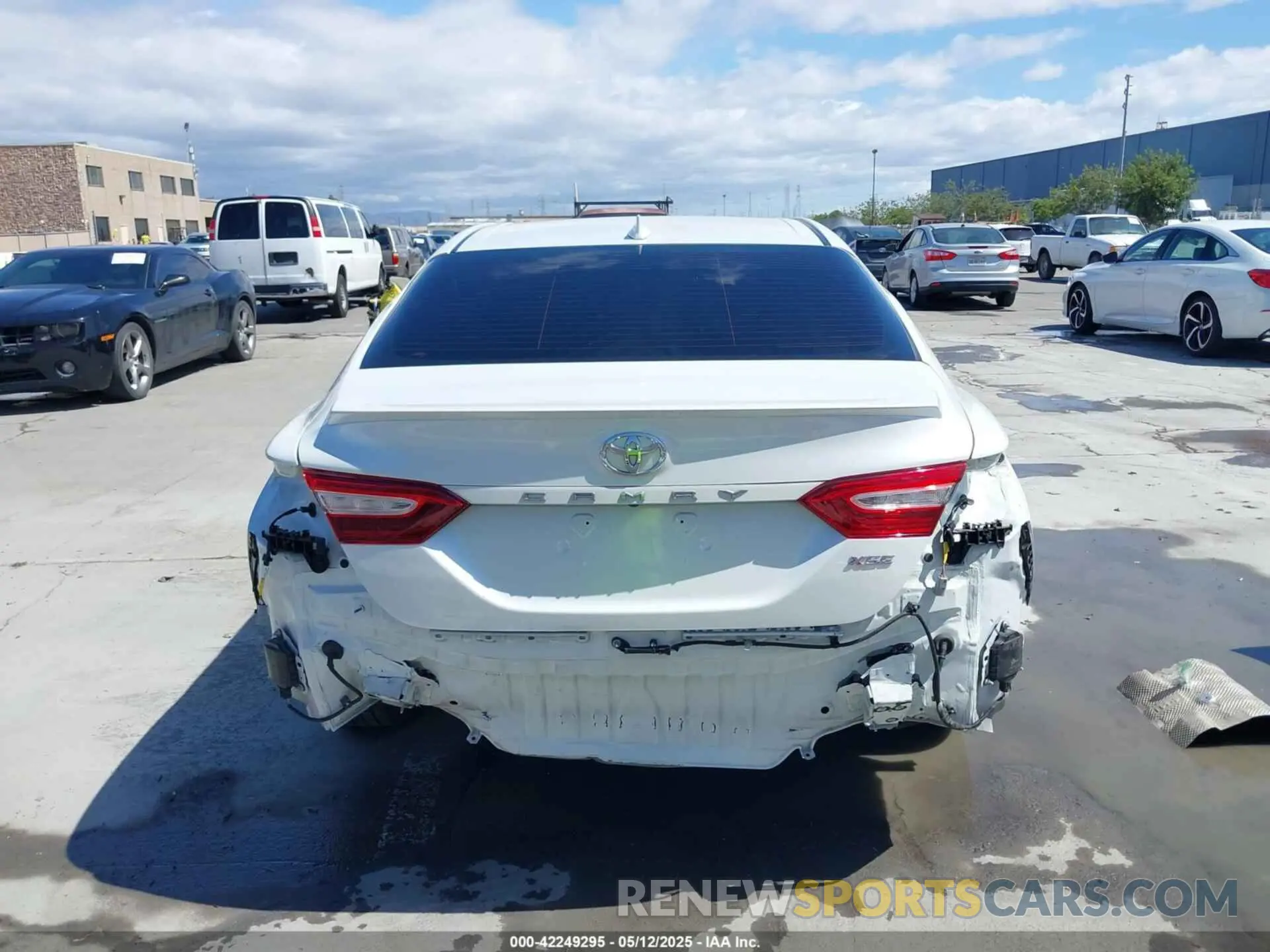 16 fotografías del automóvil dañado 4T1K61AK7LU504261 TOYOTA CAMRY 2020