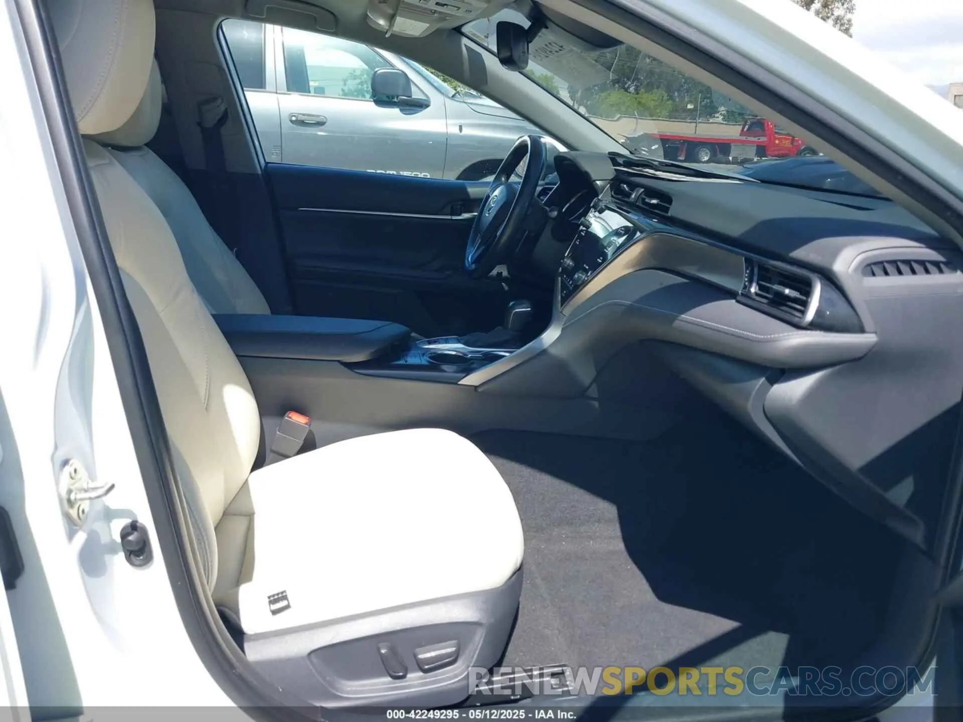 5 fotografías del automóvil dañado 4T1K61AK7LU504261 TOYOTA CAMRY 2020