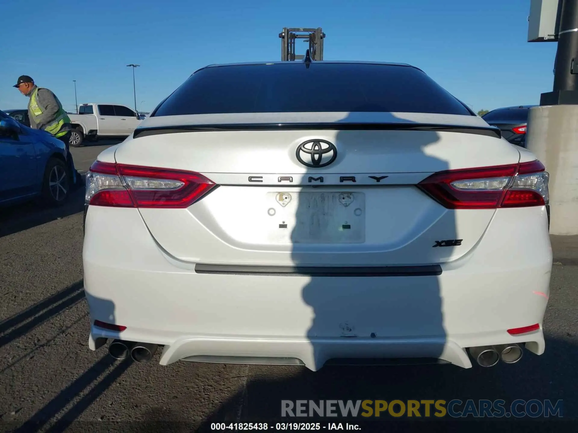 17 fotografías del automóvil dañado 4T1K61AK8LU368030 TOYOTA CAMRY 2020