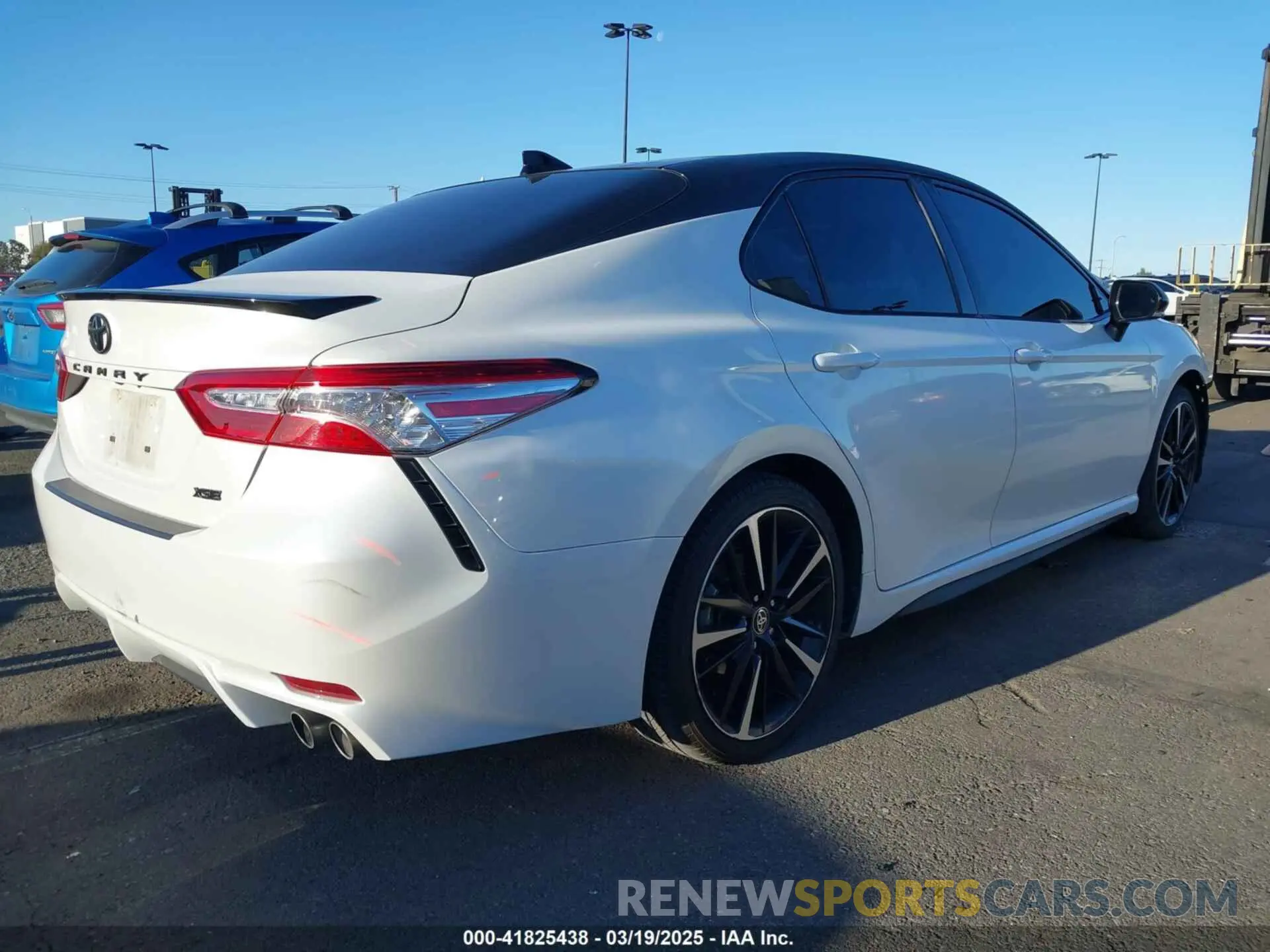4 fotografías del automóvil dañado 4T1K61AK8LU368030 TOYOTA CAMRY 2020