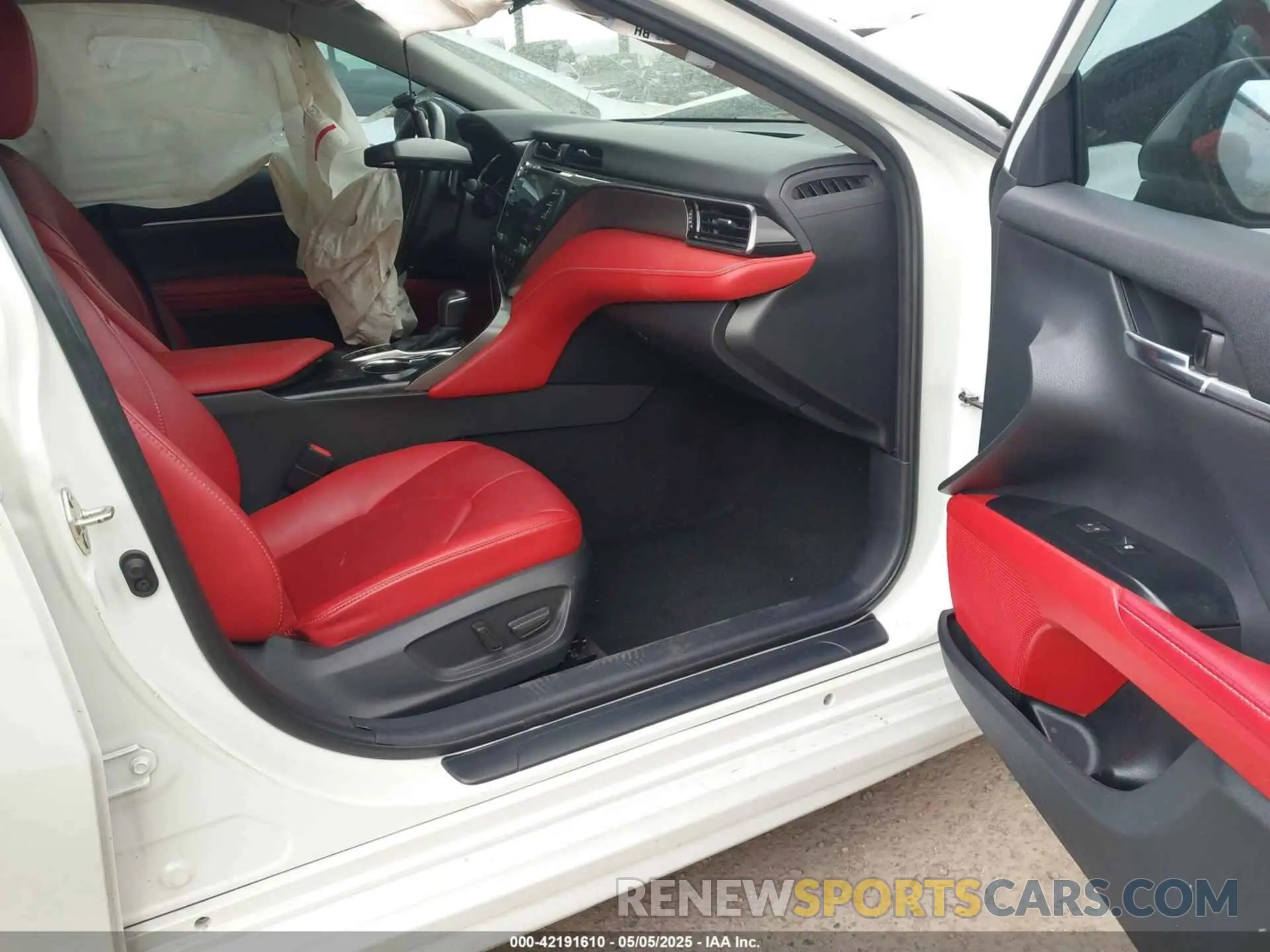 5 fotografías del automóvil dañado 4T1K61AK8LU380498 TOYOTA CAMRY 2020