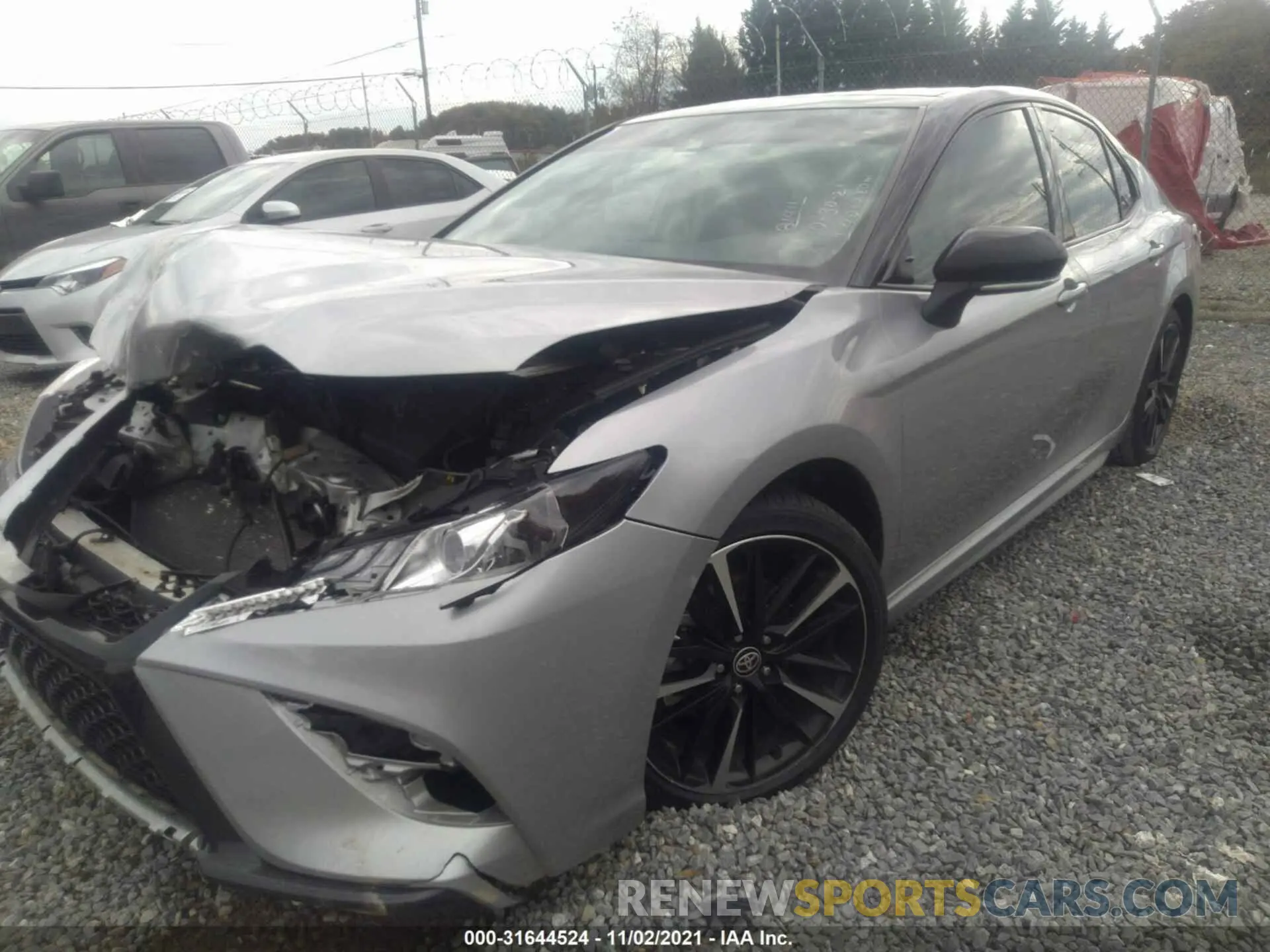 2 fotografías del automóvil dañado 4T1K61AK8LU381411 TOYOTA CAMRY 2020