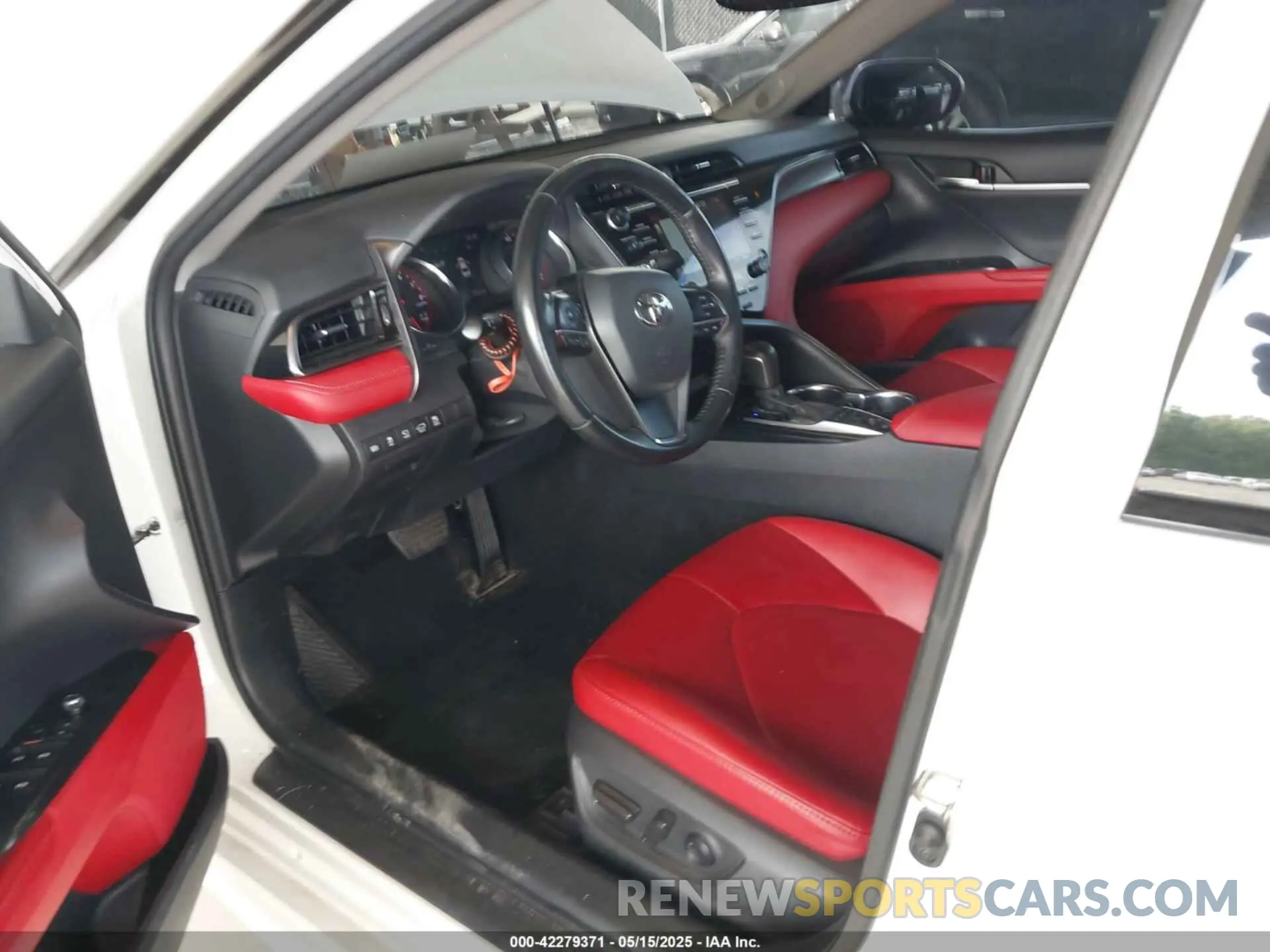 5 fotografías del automóvil dañado 4T1K61AK8LU397981 TOYOTA CAMRY 2020