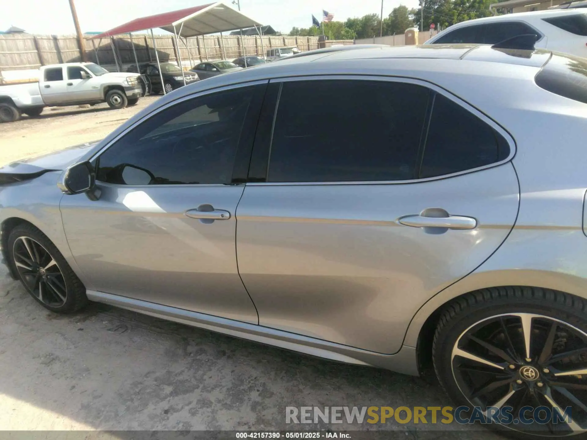 14 fotografías del automóvil dañado 4T1K61AK9LU371096 TOYOTA CAMRY 2020