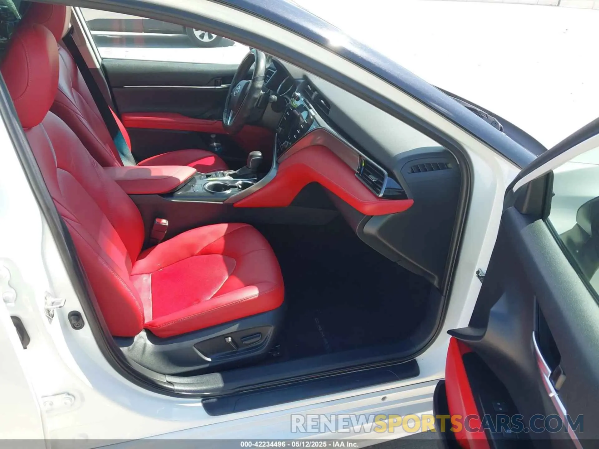 5 fotografías del automóvil dañado 4T1K61AK9LU380560 TOYOTA CAMRY 2020