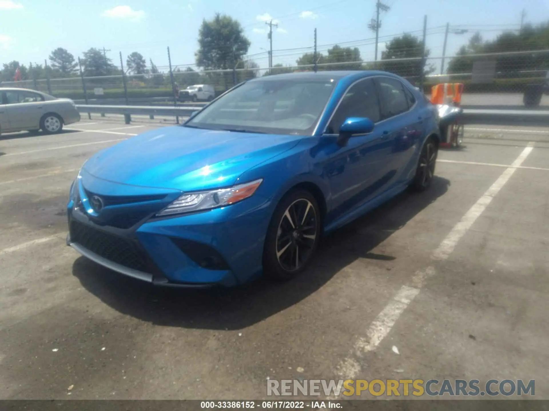 2 fotografías del automóvil dañado 4T1K61AKXLU325602 TOYOTA CAMRY 2020