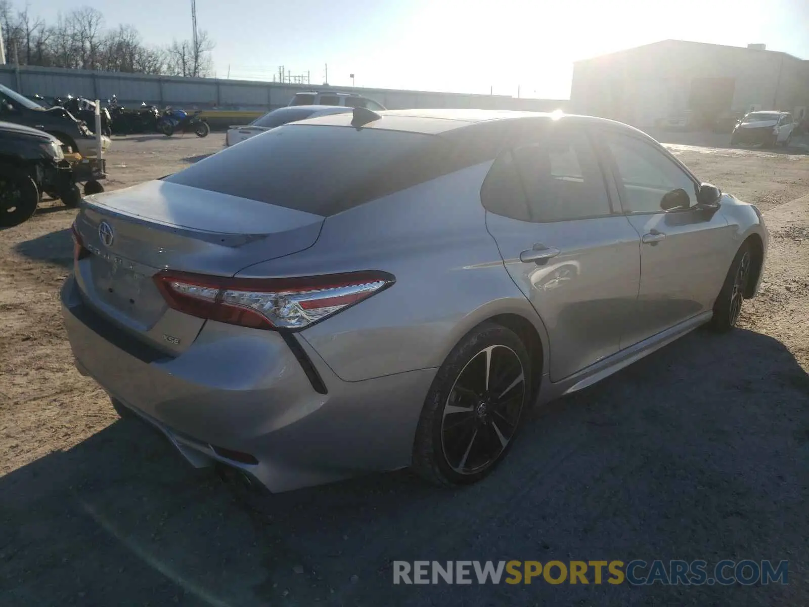 4 fotografías del automóvil dañado 4T1K61AKXLU325857 TOYOTA CAMRY 2020