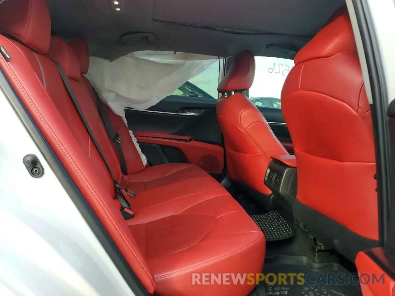 10 fotografías del automóvil dañado 4T1K61AKXLU371219 TOYOTA CAMRY 2020