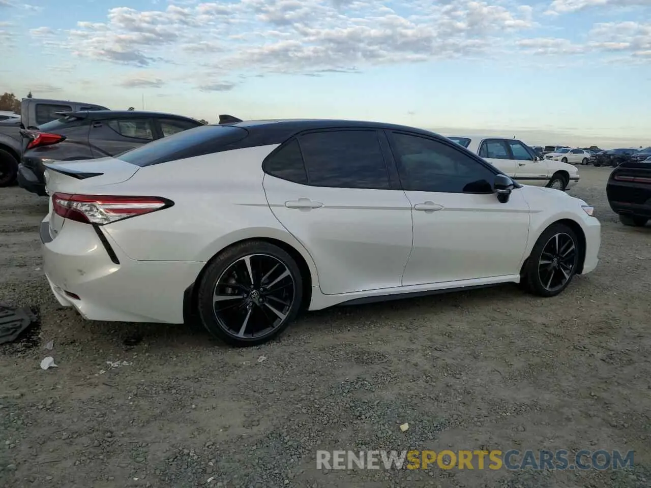 3 fotografías del automóvil dañado 4T1K61AKXLU371219 TOYOTA CAMRY 2020