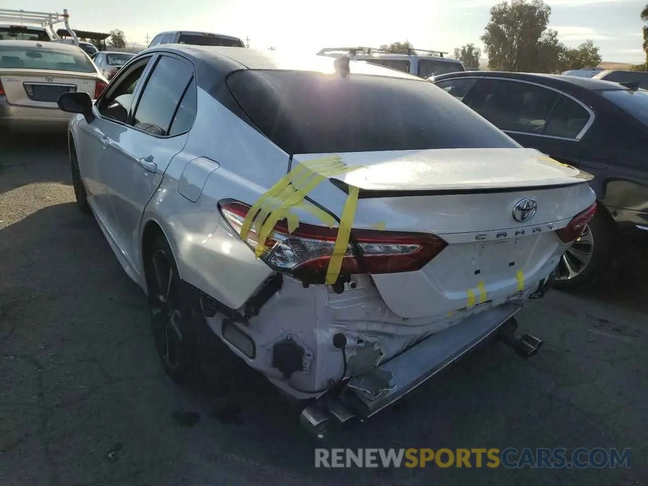 3 fotografías del automóvil dañado 4T1K61AKXLU392796 TOYOTA CAMRY 2020