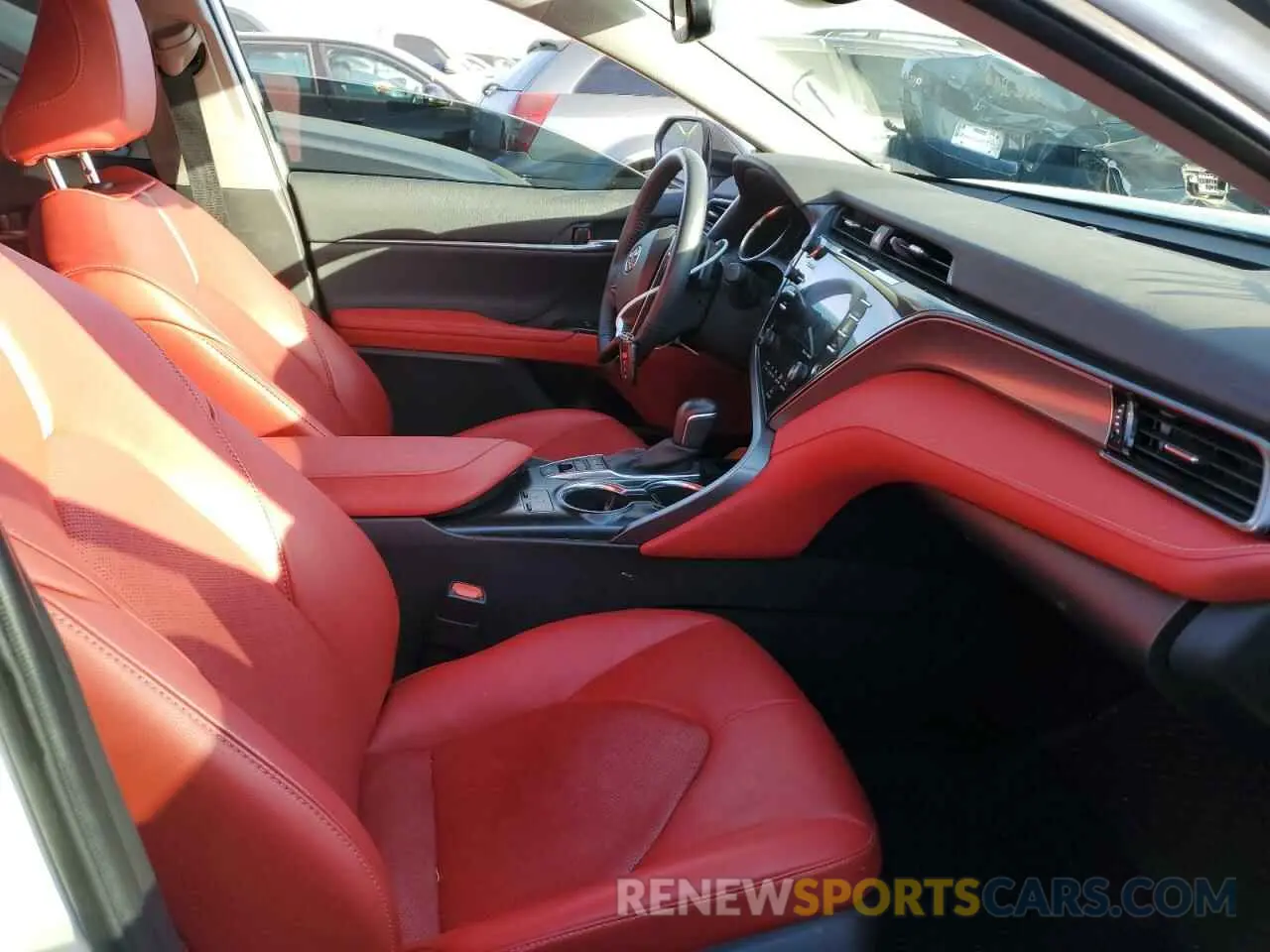 5 fotografías del automóvil dañado 4T1K61AKXLU392796 TOYOTA CAMRY 2020