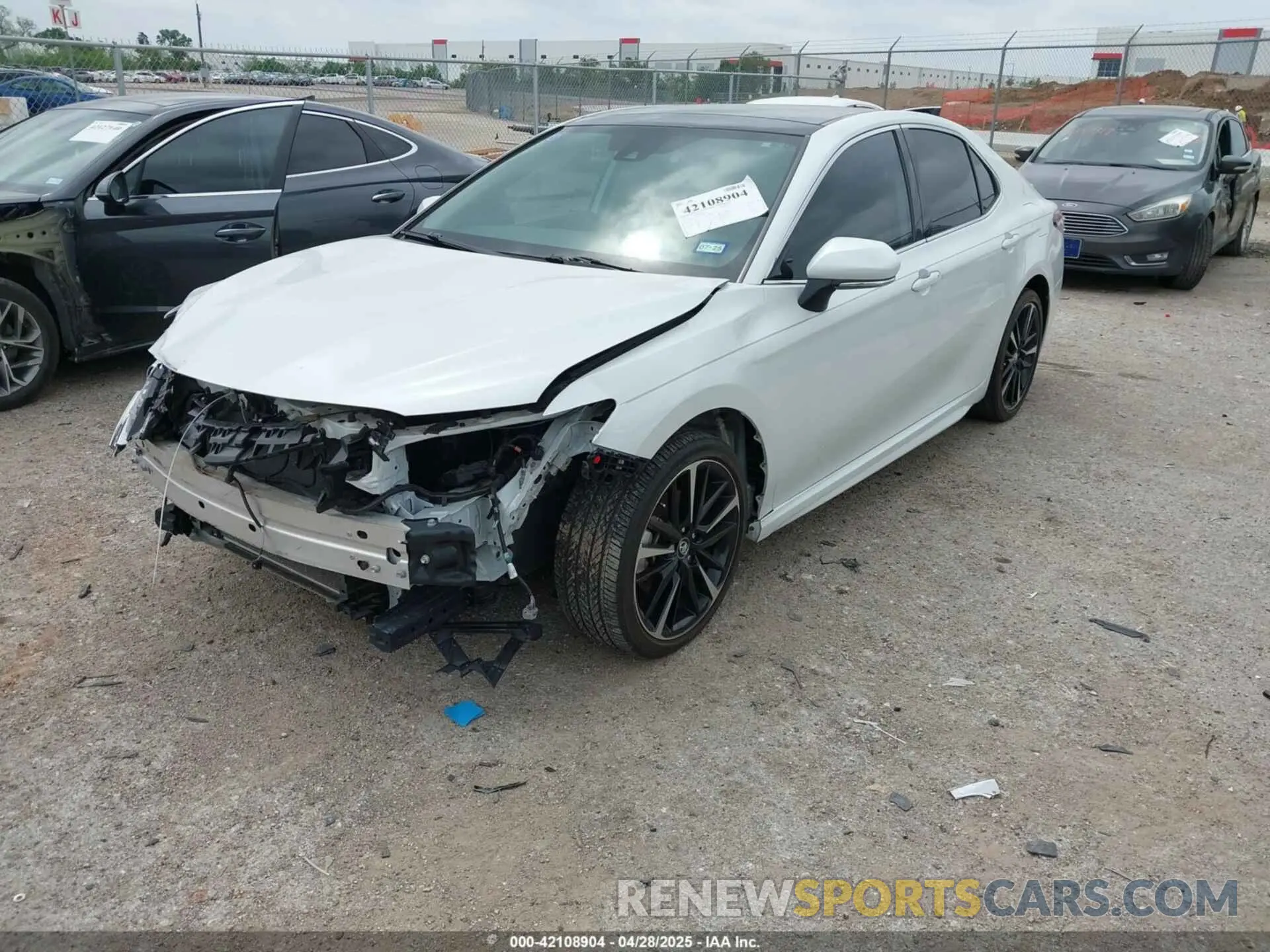 2 fotografías del automóvil dañado 4T1K61AKXLU889542 TOYOTA CAMRY 2020