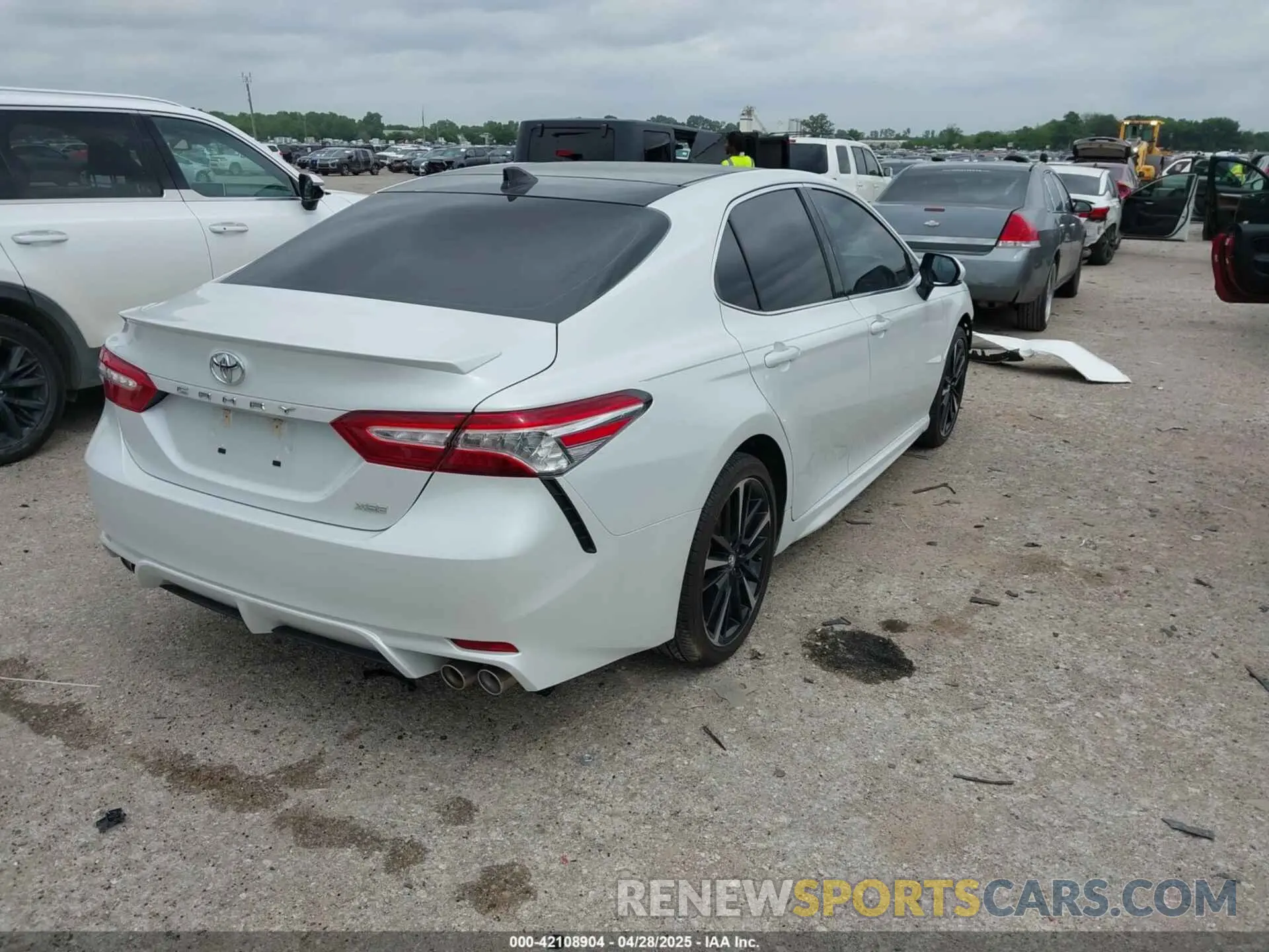 4 fotografías del automóvil dañado 4T1K61AKXLU889542 TOYOTA CAMRY 2020