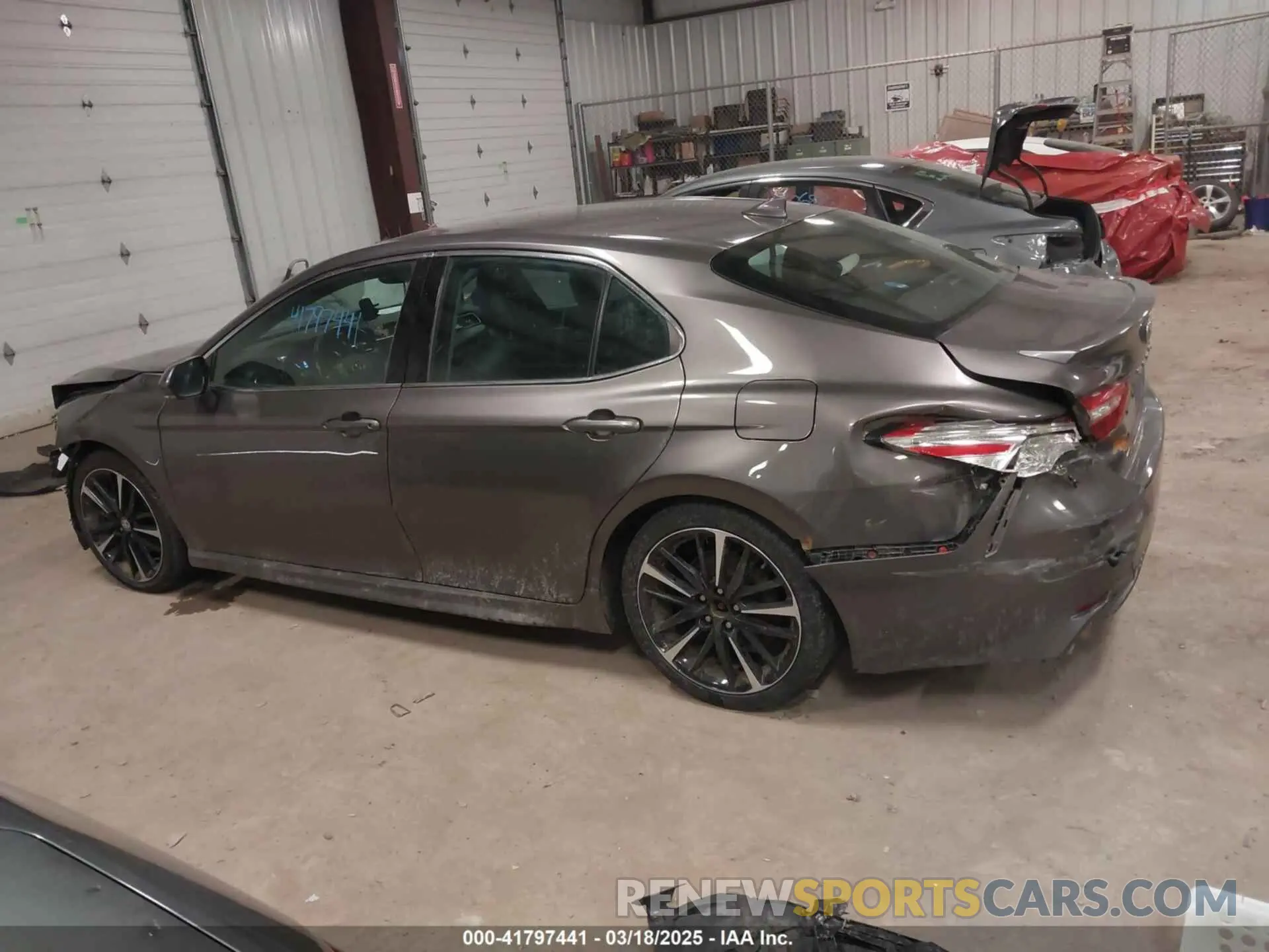 14 fotografías del automóvil dañado 4T1K61BK0LU001363 TOYOTA CAMRY 2020