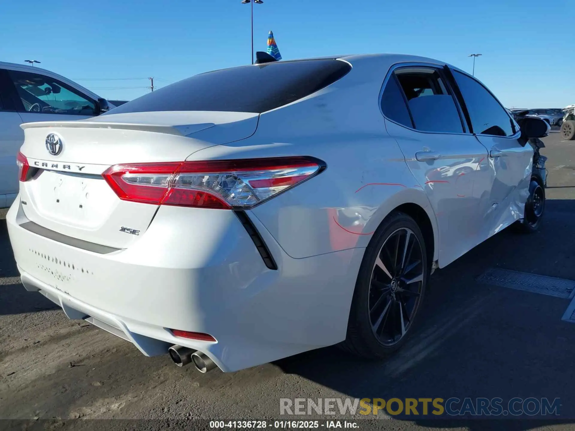 4 fotografías del automóvil dañado 4T1K61BK0LU014095 TOYOTA CAMRY 2020