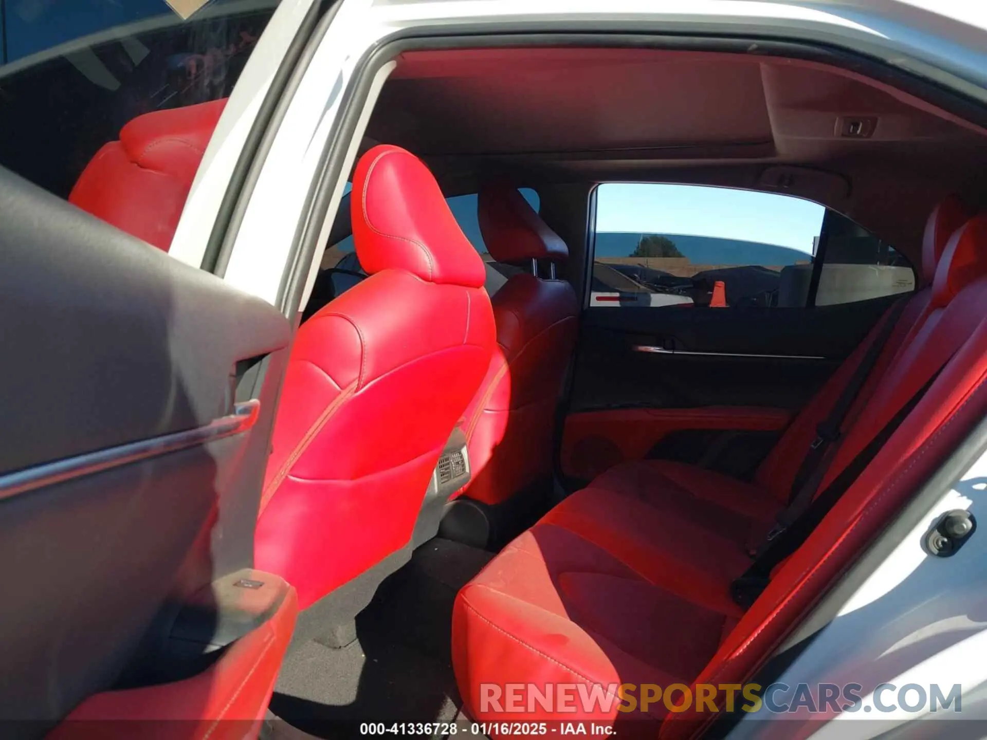 8 fotografías del automóvil dañado 4T1K61BK0LU014095 TOYOTA CAMRY 2020