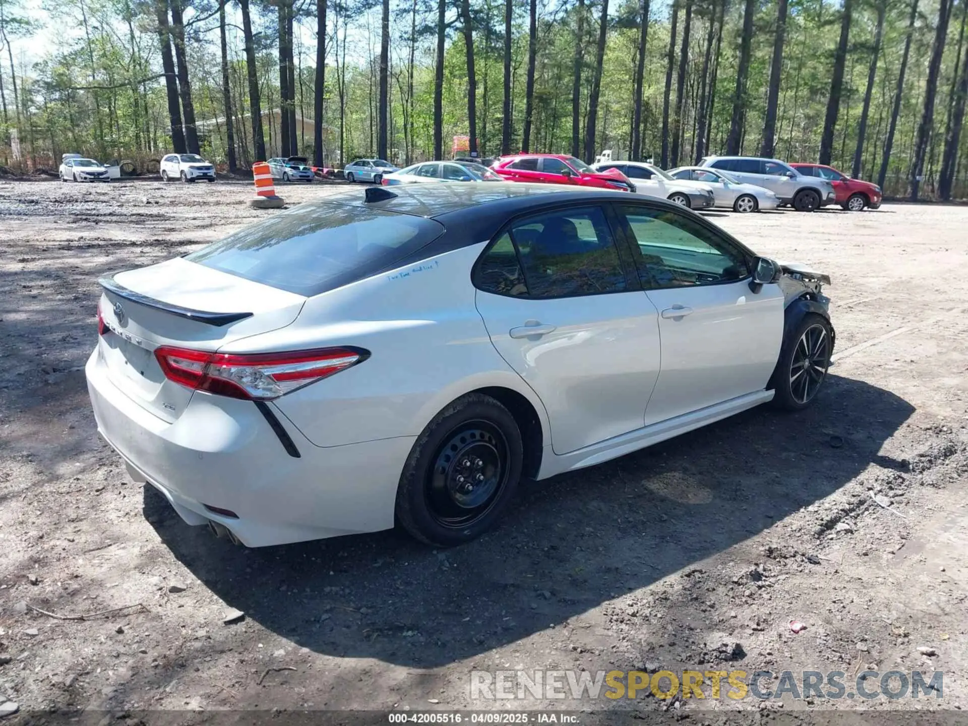 4 fotografías del automóvil dañado 4T1KZ1AK2LU045647 TOYOTA CAMRY 2020