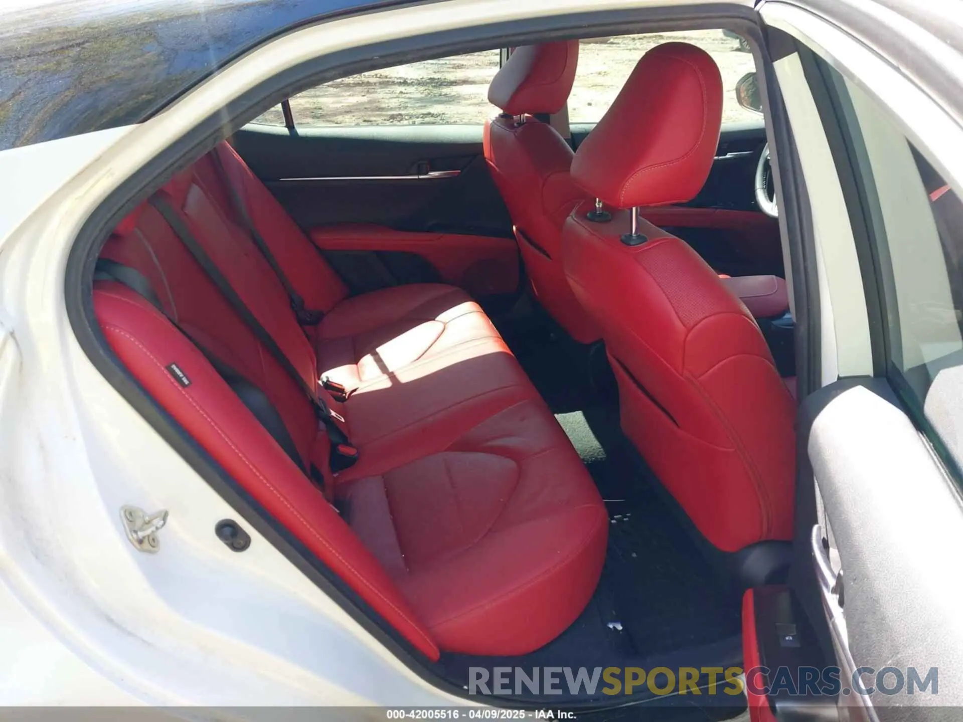8 fotografías del automóvil dañado 4T1KZ1AK2LU045647 TOYOTA CAMRY 2020