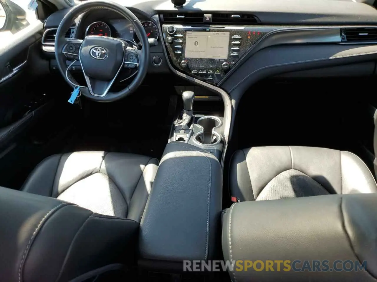 8 fotografías del automóvil dañado 4T1KZ1AK4LU034018 TOYOTA CAMRY 2020