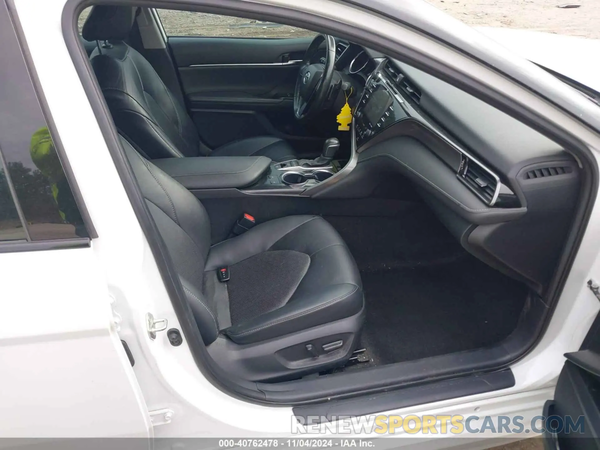5 fotografías del automóvil dañado 4T1KZ1AK4LU039168 TOYOTA CAMRY 2020