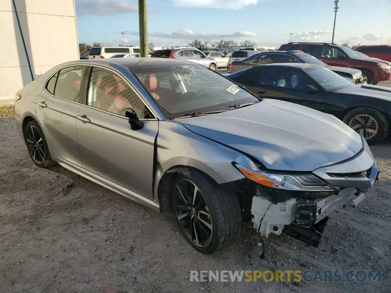 4 fotografías del automóvil dañado 4T1KZ1AK5LU040619 TOYOTA CAMRY 2020