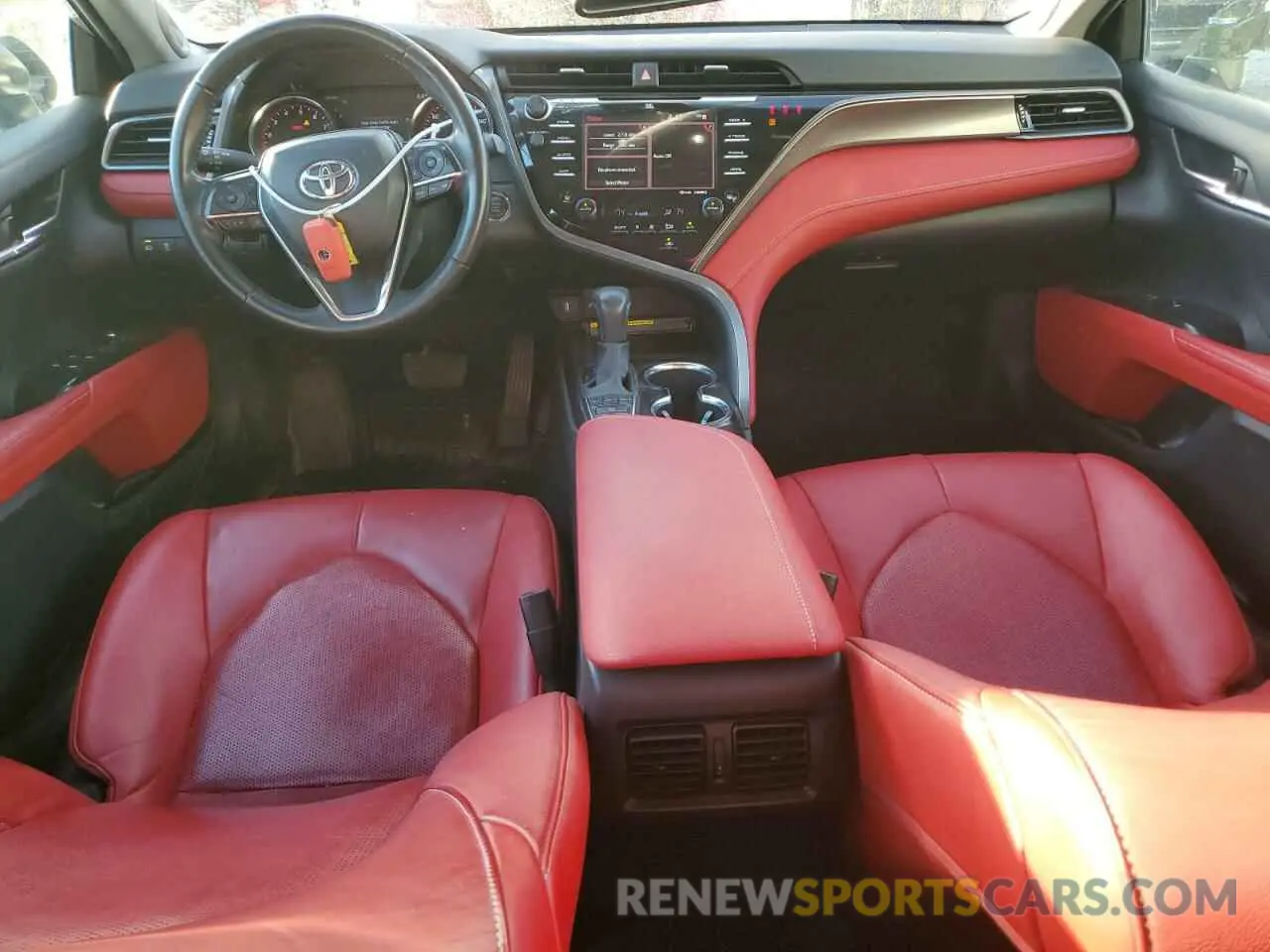 8 fotografías del automóvil dañado 4T1KZ1AK5LU040619 TOYOTA CAMRY 2020