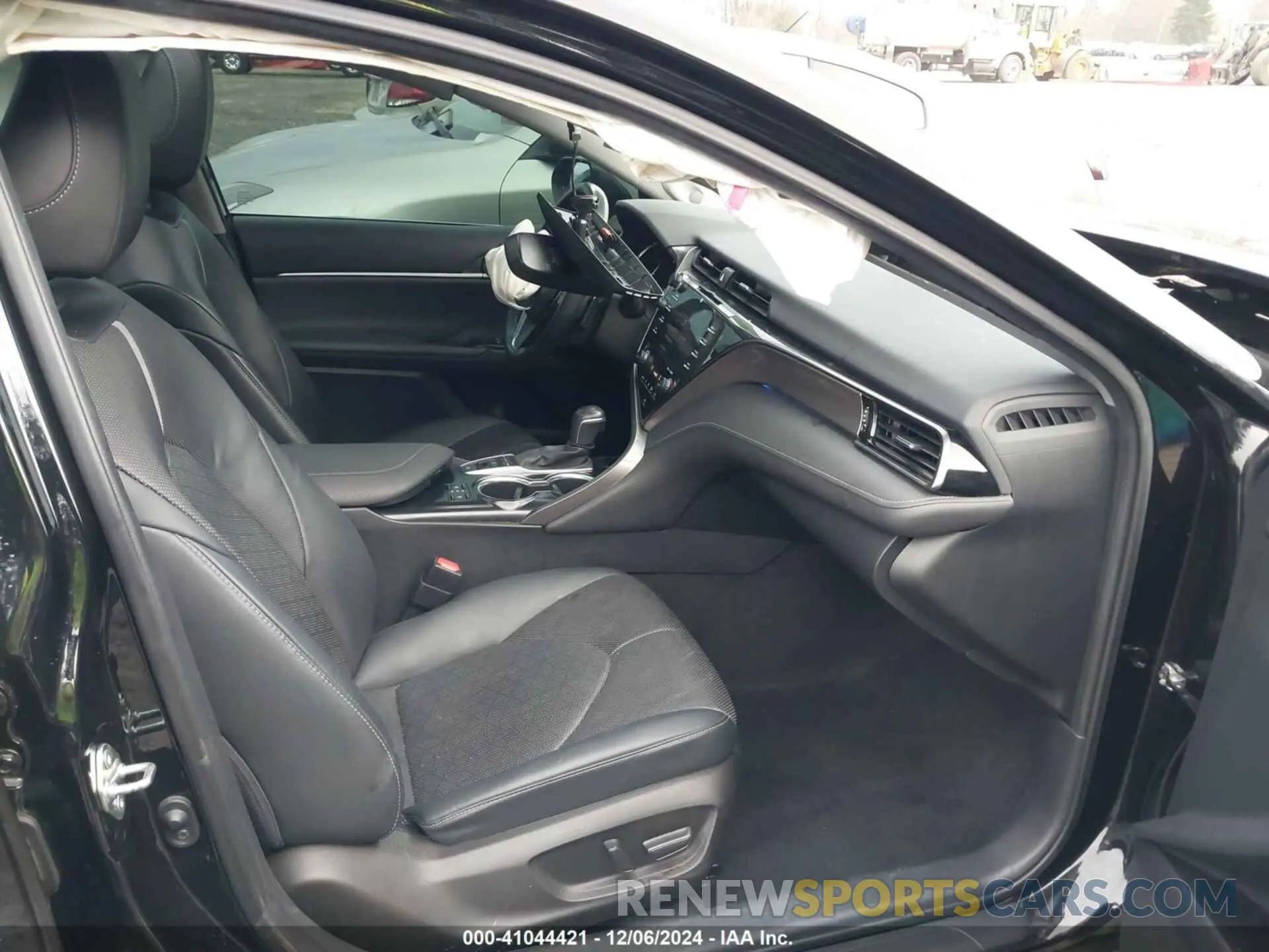 5 fotografías del automóvil dañado 4T1KZ1AK5LU047165 TOYOTA CAMRY 2020