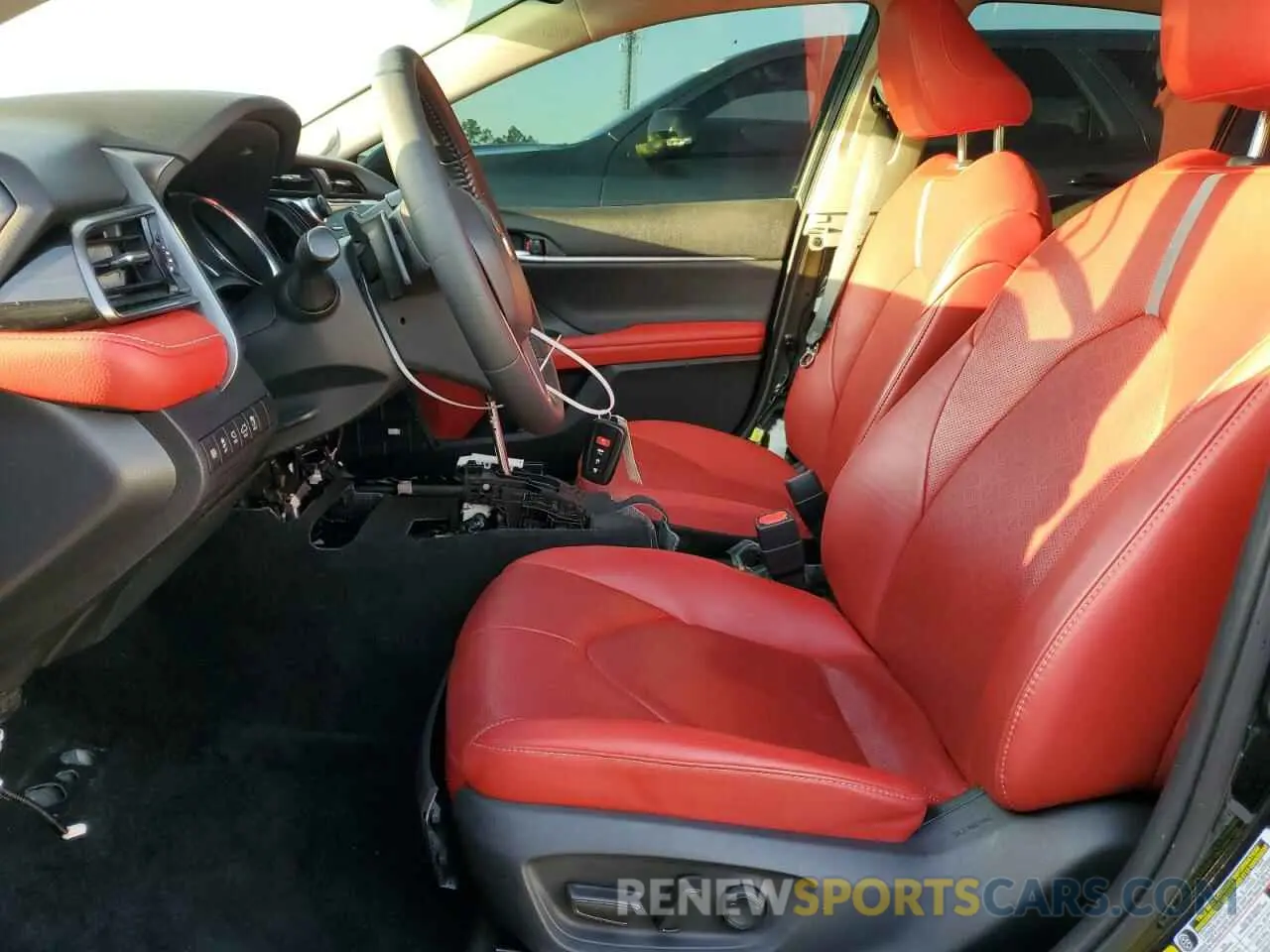 7 fotografías del automóvil dañado 4T1KZ1AK7LU039732 TOYOTA CAMRY 2020