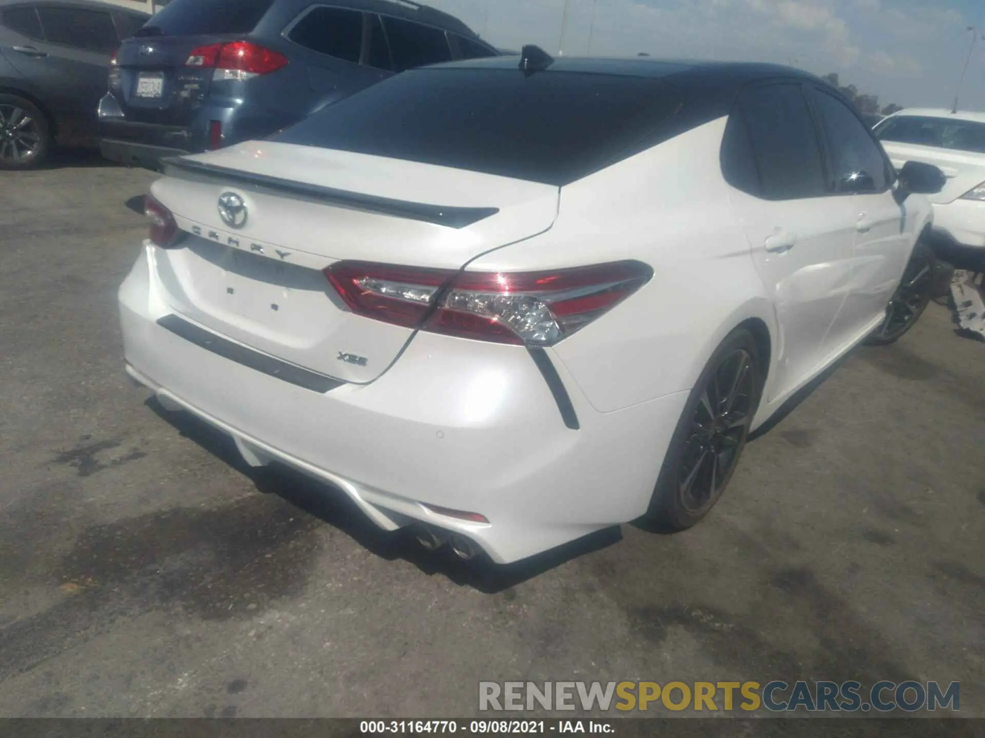 4 fotografías del automóvil dañado 4T1KZ1AK7LU041660 TOYOTA CAMRY 2020