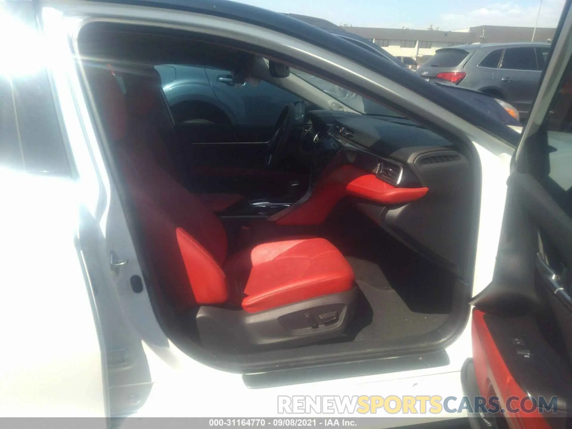 5 fotografías del automóvil dañado 4T1KZ1AK7LU041660 TOYOTA CAMRY 2020