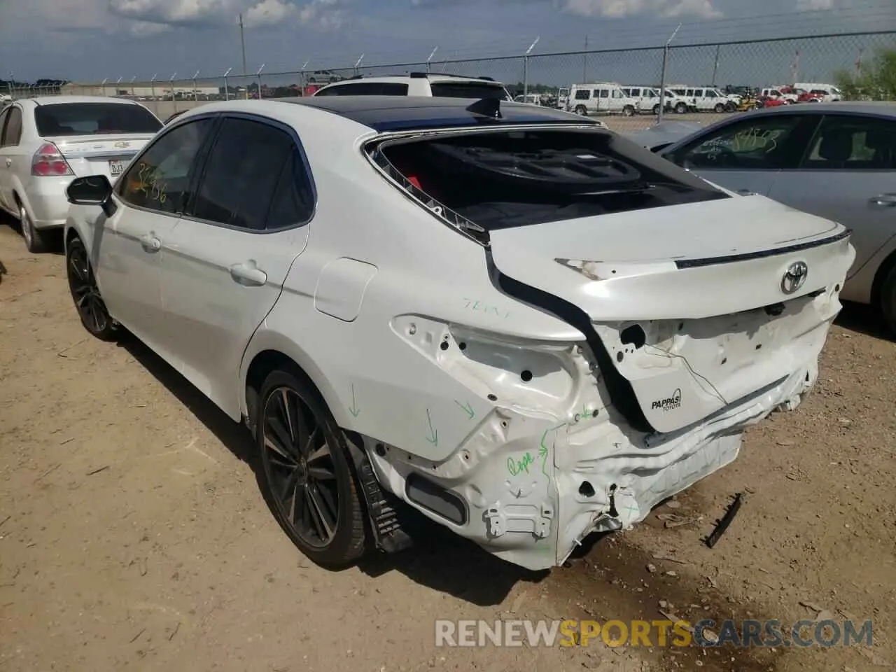 3 fotografías del automóvil dañado 4T1KZ1AK8LU041697 TOYOTA CAMRY 2020