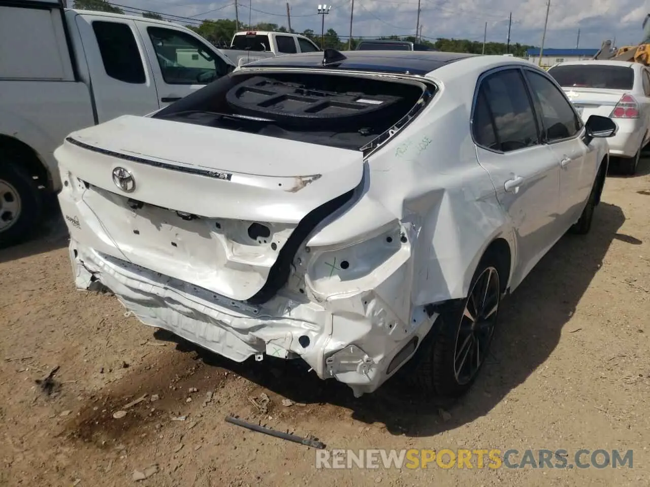 4 fotografías del automóvil dañado 4T1KZ1AK8LU041697 TOYOTA CAMRY 2020