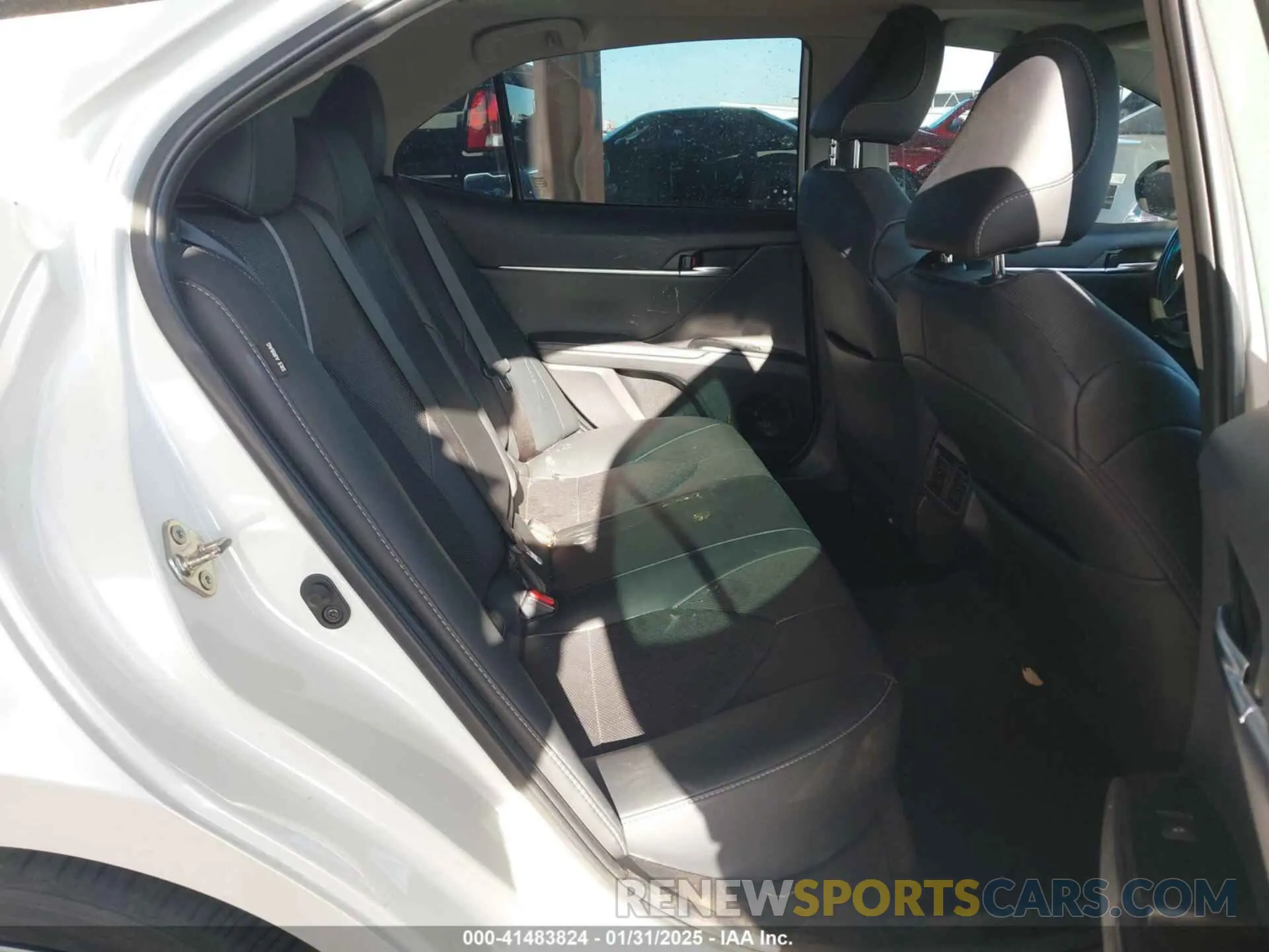 8 fotografías del automóvil dañado 4T1KZ1AK9LU045600 TOYOTA CAMRY 2020