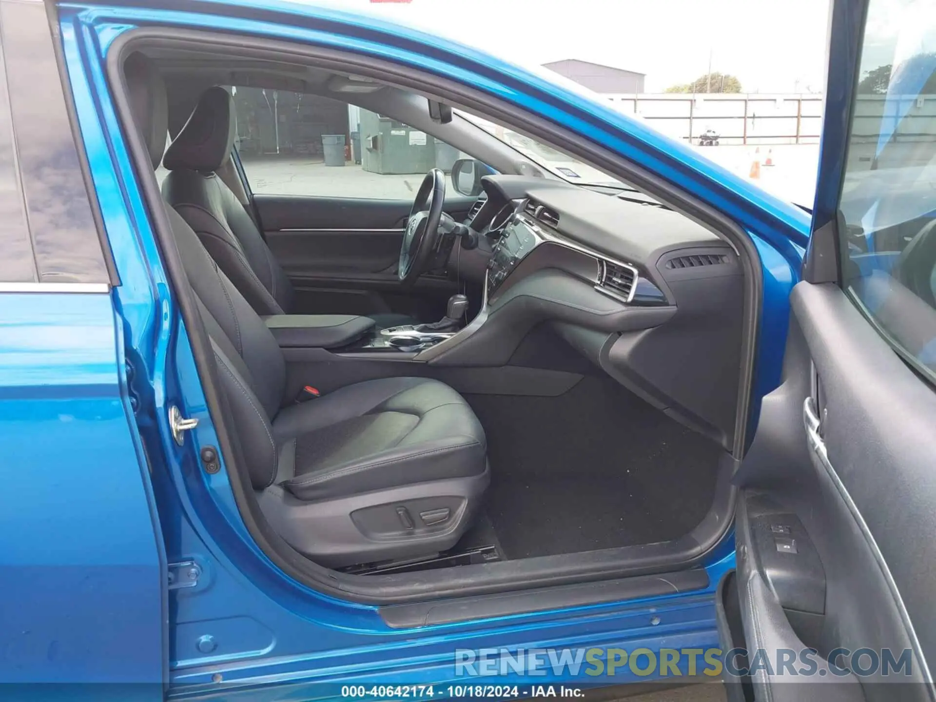 5 fotografías del automóvil dañado 4T1KZ1AKXLU033374 TOYOTA CAMRY 2020