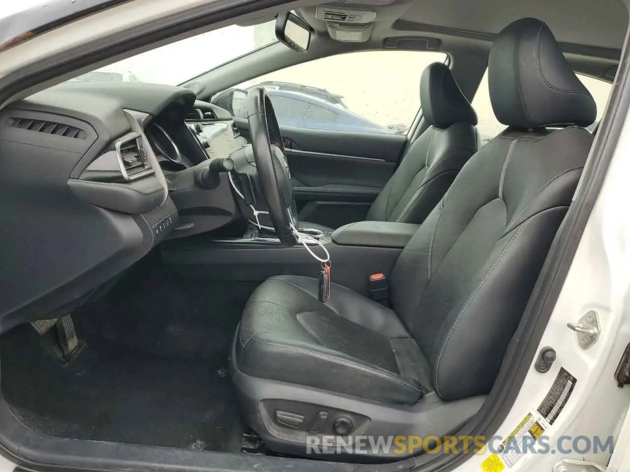 7 fotografías del automóvil dañado 4T1KZ1AKXLU046299 TOYOTA CAMRY 2020