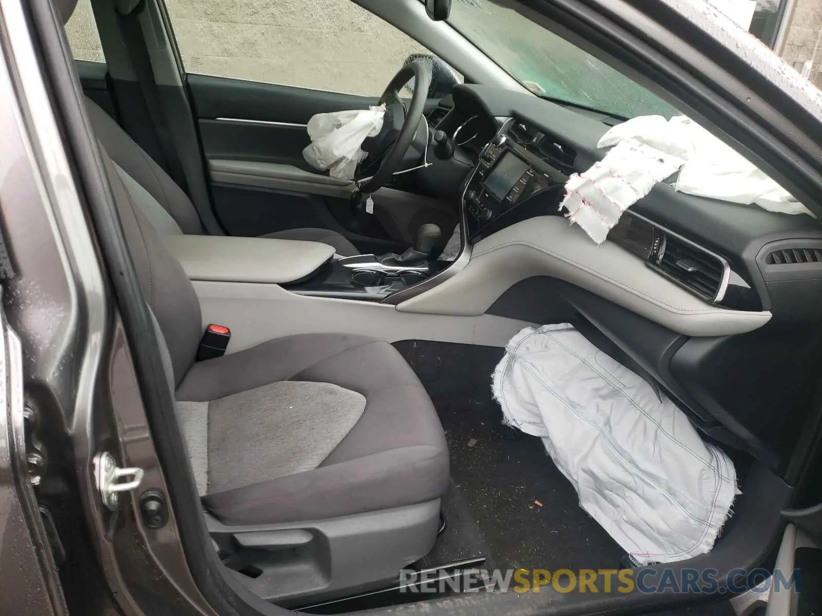 5 fotografías del automóvil dañado 4T1L11AK1LU889674 TOYOTA CAMRY 2020