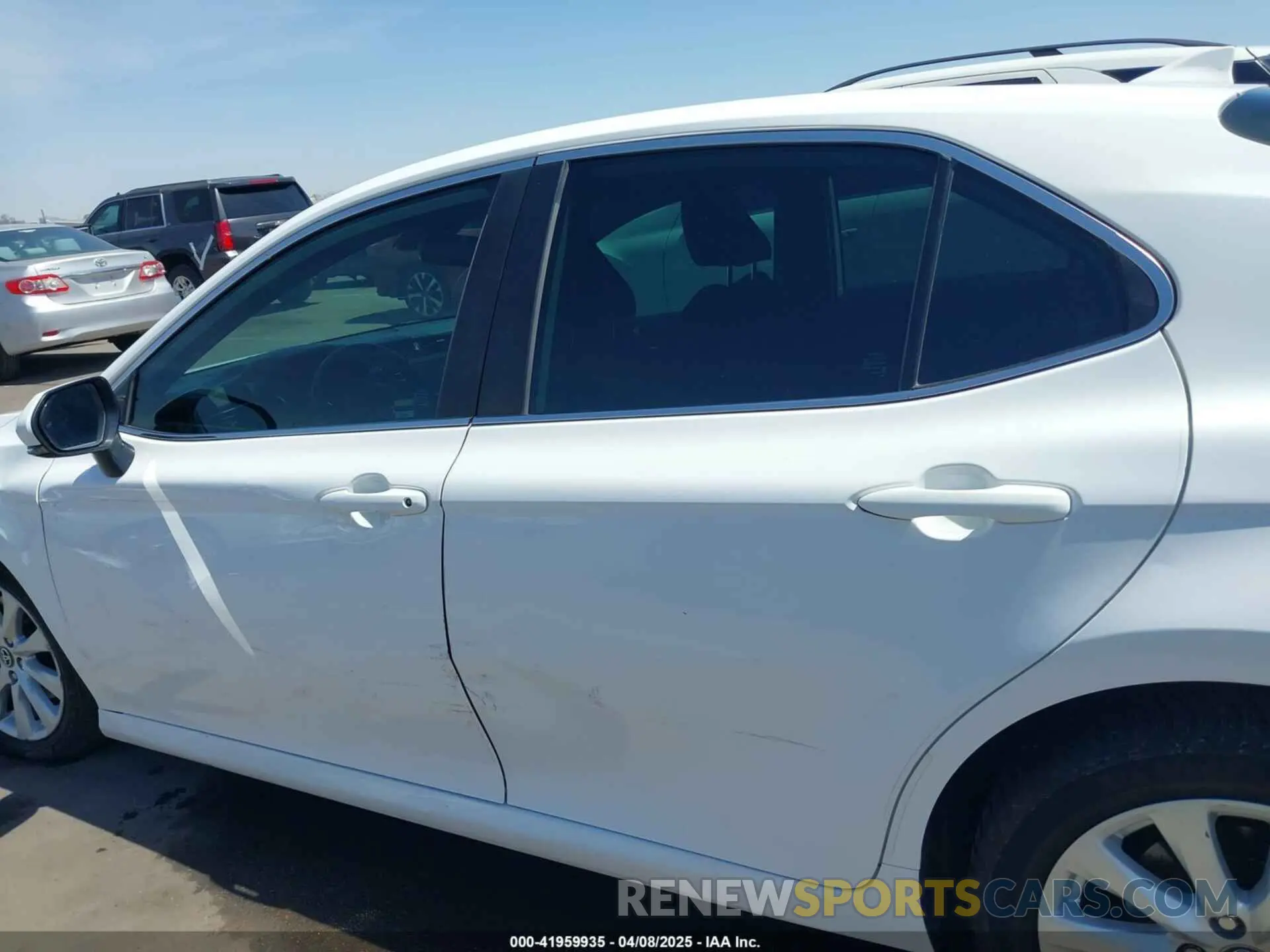 14 fotografías del automóvil dañado 4T1L11AK1LU899766 TOYOTA CAMRY 2020