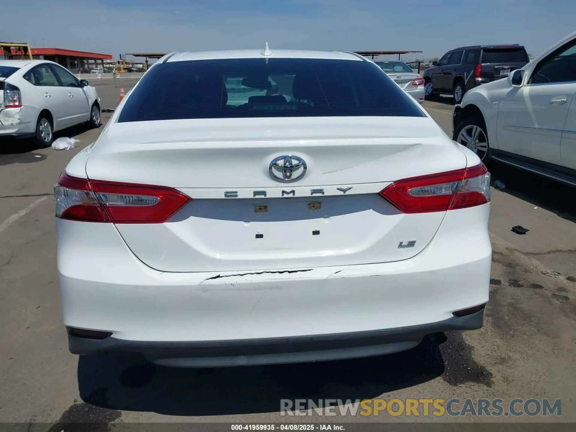 16 fotografías del automóvil dañado 4T1L11AK1LU899766 TOYOTA CAMRY 2020