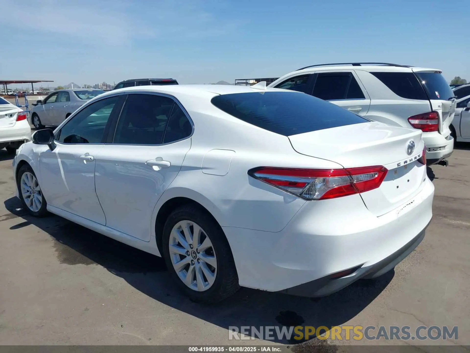 3 fotografías del automóvil dañado 4T1L11AK1LU899766 TOYOTA CAMRY 2020