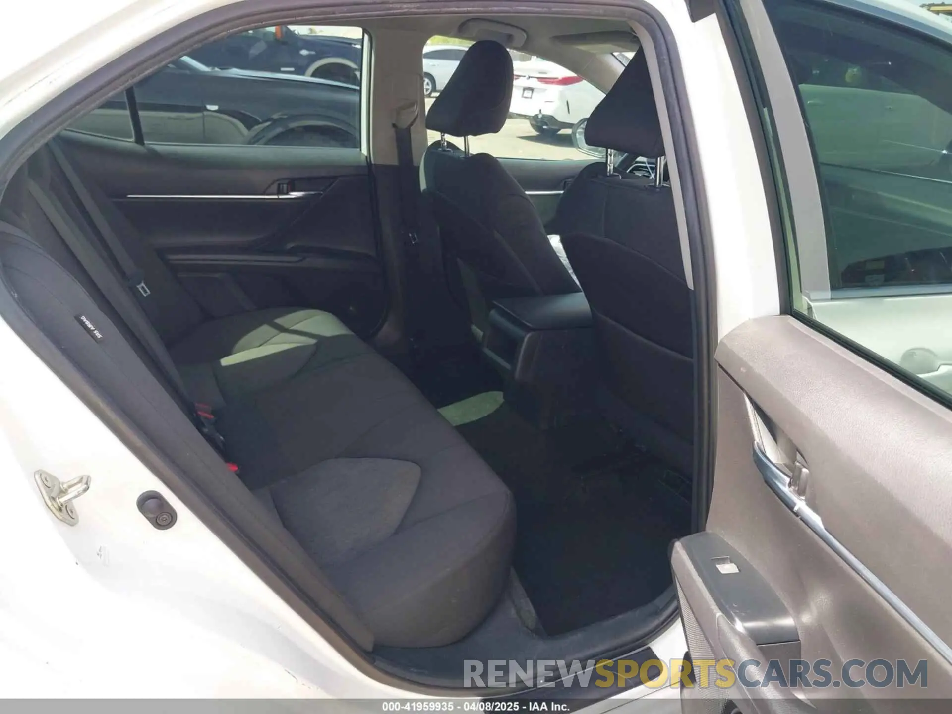 8 fotografías del automóvil dañado 4T1L11AK1LU899766 TOYOTA CAMRY 2020