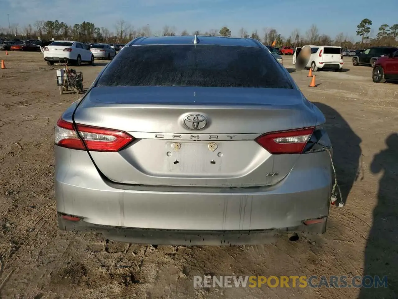 6 fotografías del automóvil dañado 4T1L11AK2LU871233 TOYOTA CAMRY 2020
