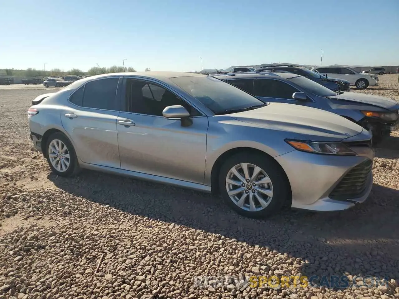 4 fotografías del automóvil dañado 4T1L11AK3LU501263 TOYOTA CAMRY 2020