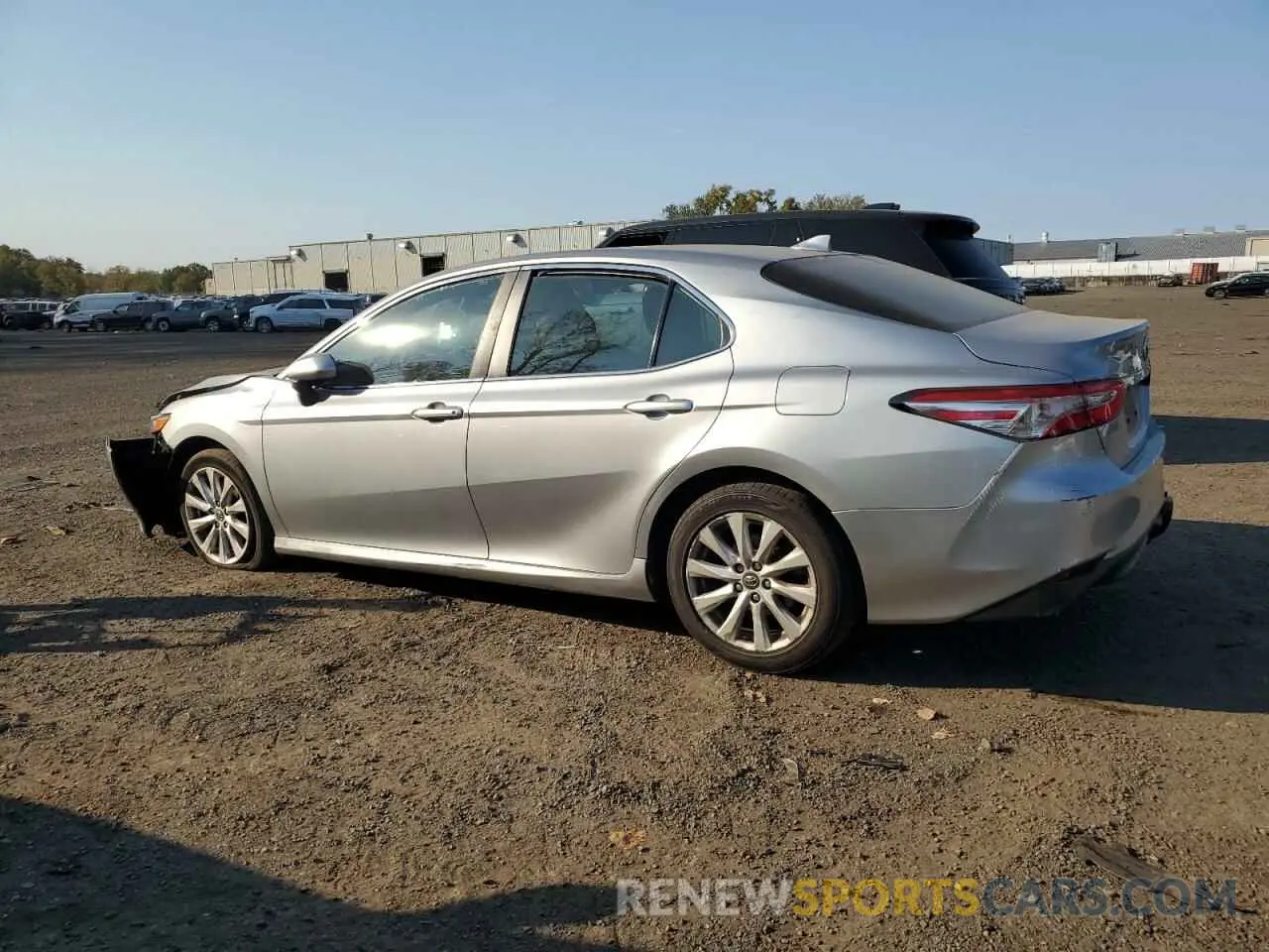 2 fotografías del automóvil dañado 4T1L11AK3LU924909 TOYOTA CAMRY 2020