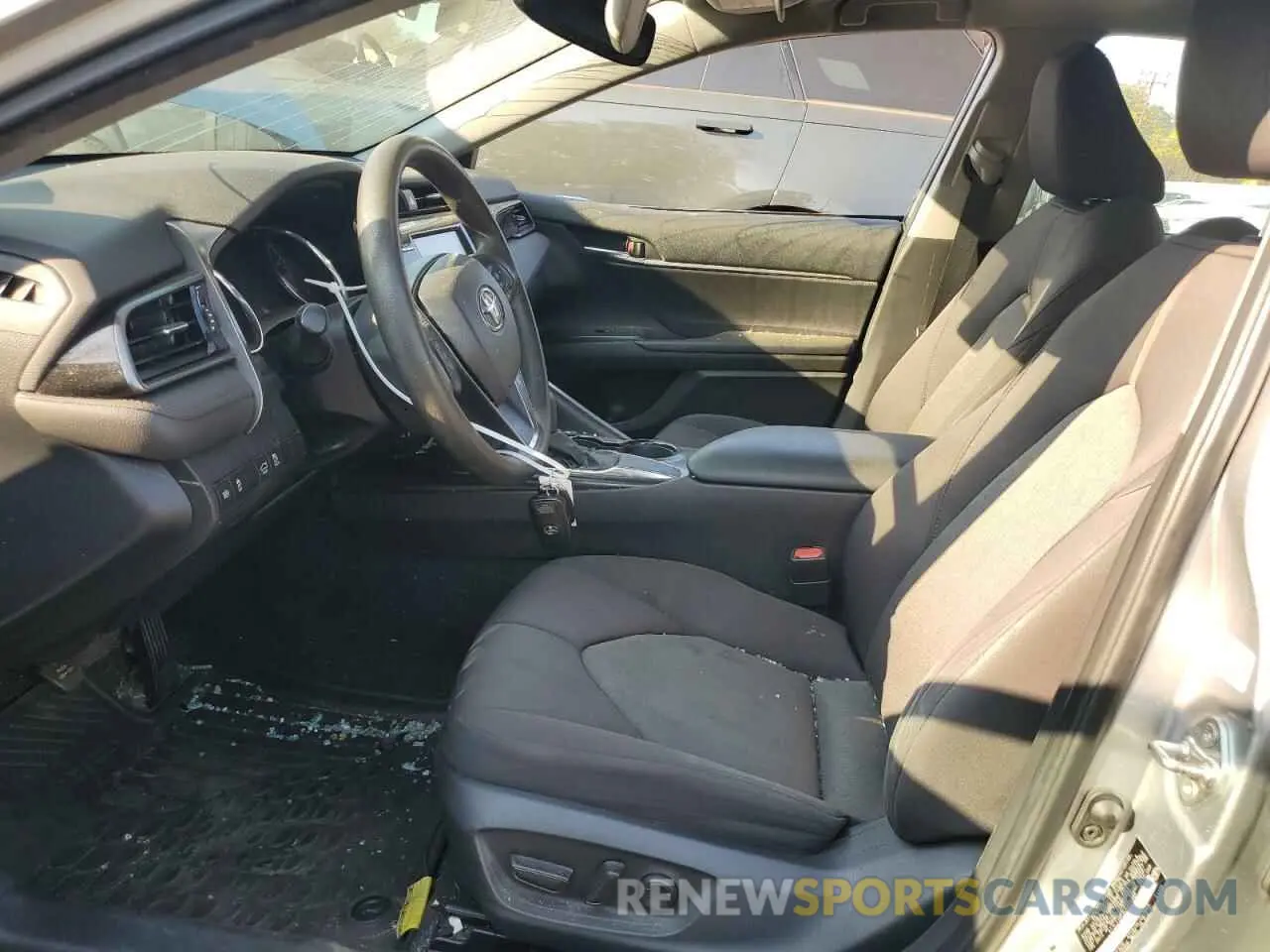 7 fotografías del automóvil dañado 4T1L11AK3LU924909 TOYOTA CAMRY 2020