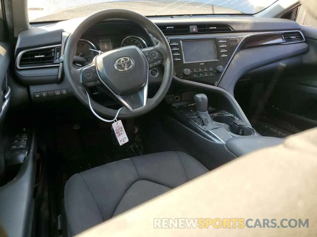 8 fotografías del automóvil dañado 4T1L11AK3LU924909 TOYOTA CAMRY 2020
