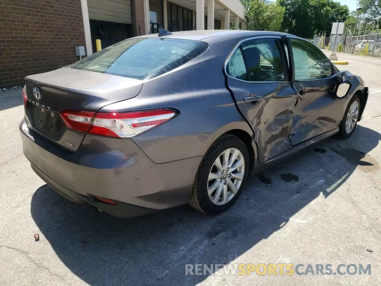 4 fotografías del automóvil dañado 4T1L11AK6LU389915 TOYOTA CAMRY 2020