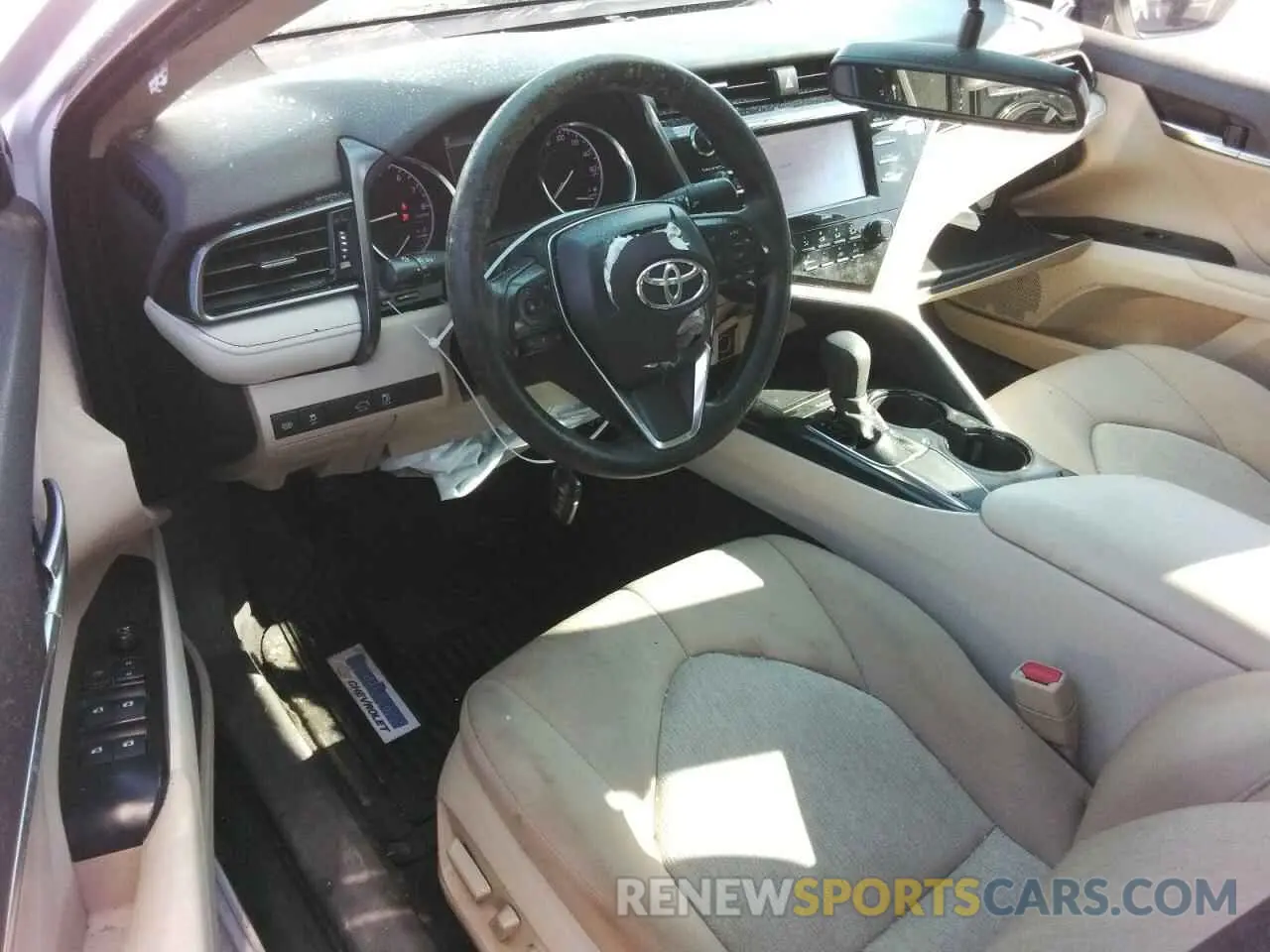 8 fotografías del automóvil dañado 4T1L11AK6LU900443 TOYOTA CAMRY 2020