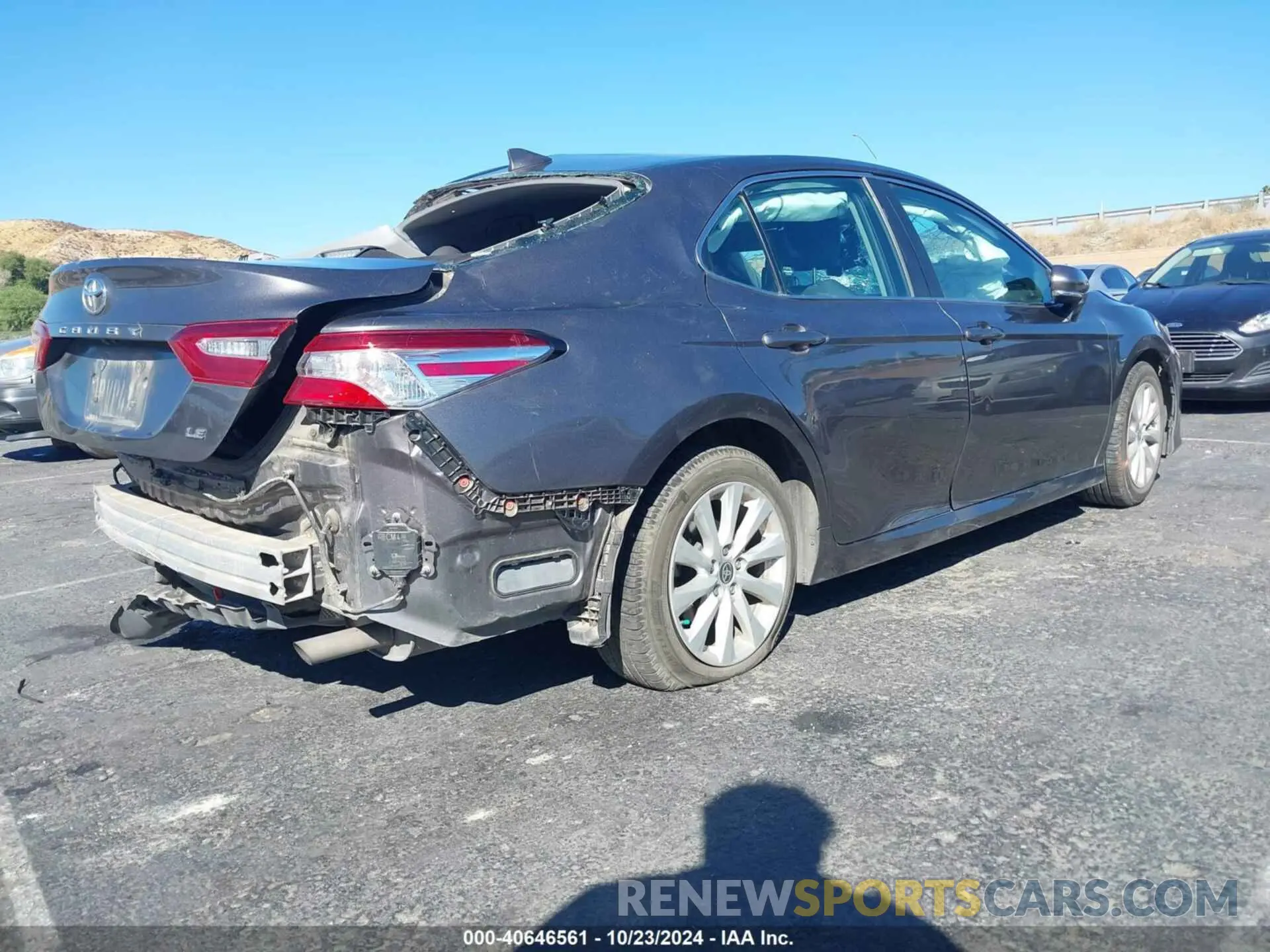 4 fotografías del automóvil dañado 4T1L11AK6LU951828 TOYOTA CAMRY 2020