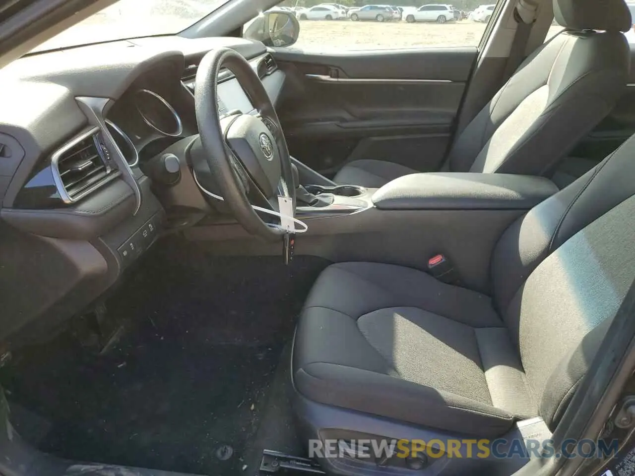 7 fotografías del automóvil dañado 4T1L11AK7LU938022 TOYOTA CAMRY 2020