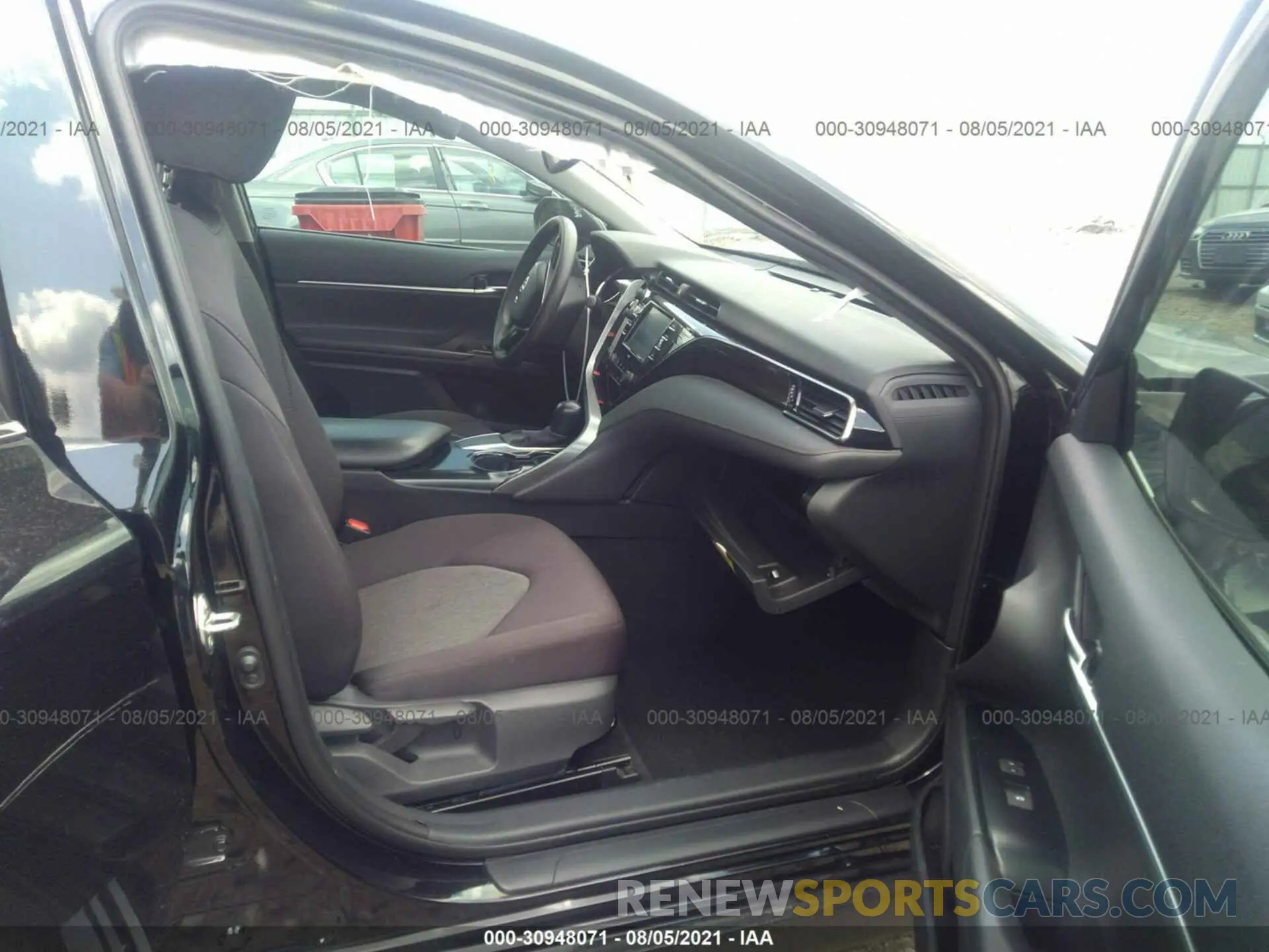 5 fotografías del automóvil dañado 4T1L11AK7LU945018 TOYOTA CAMRY 2020